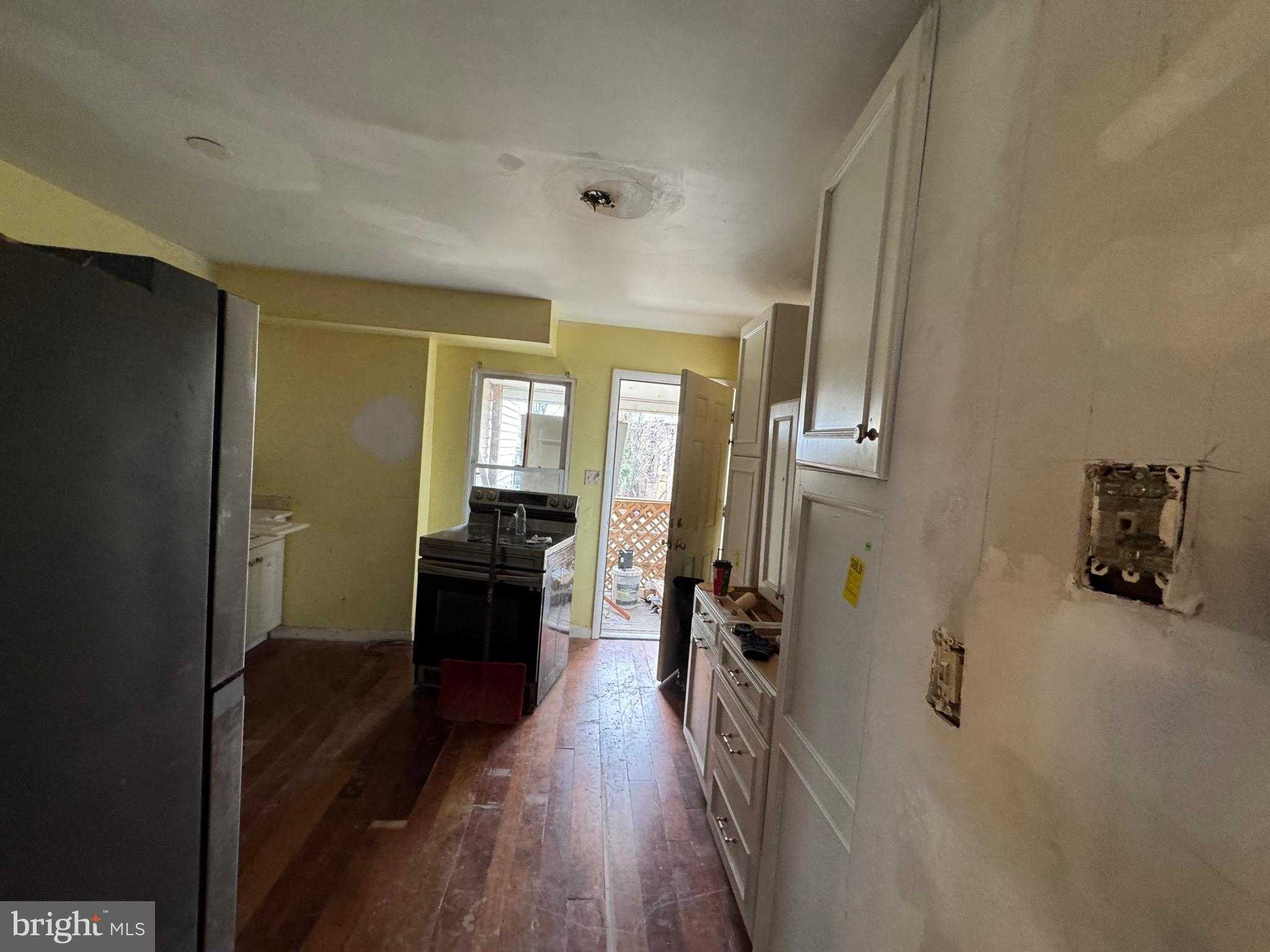 2925 W North Ave photo 5