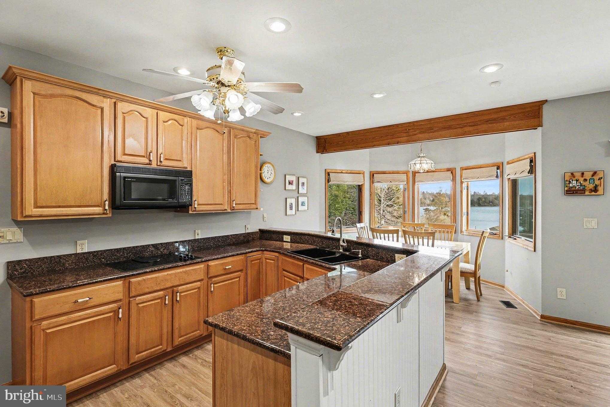 6407 Matthew Ln photo 12