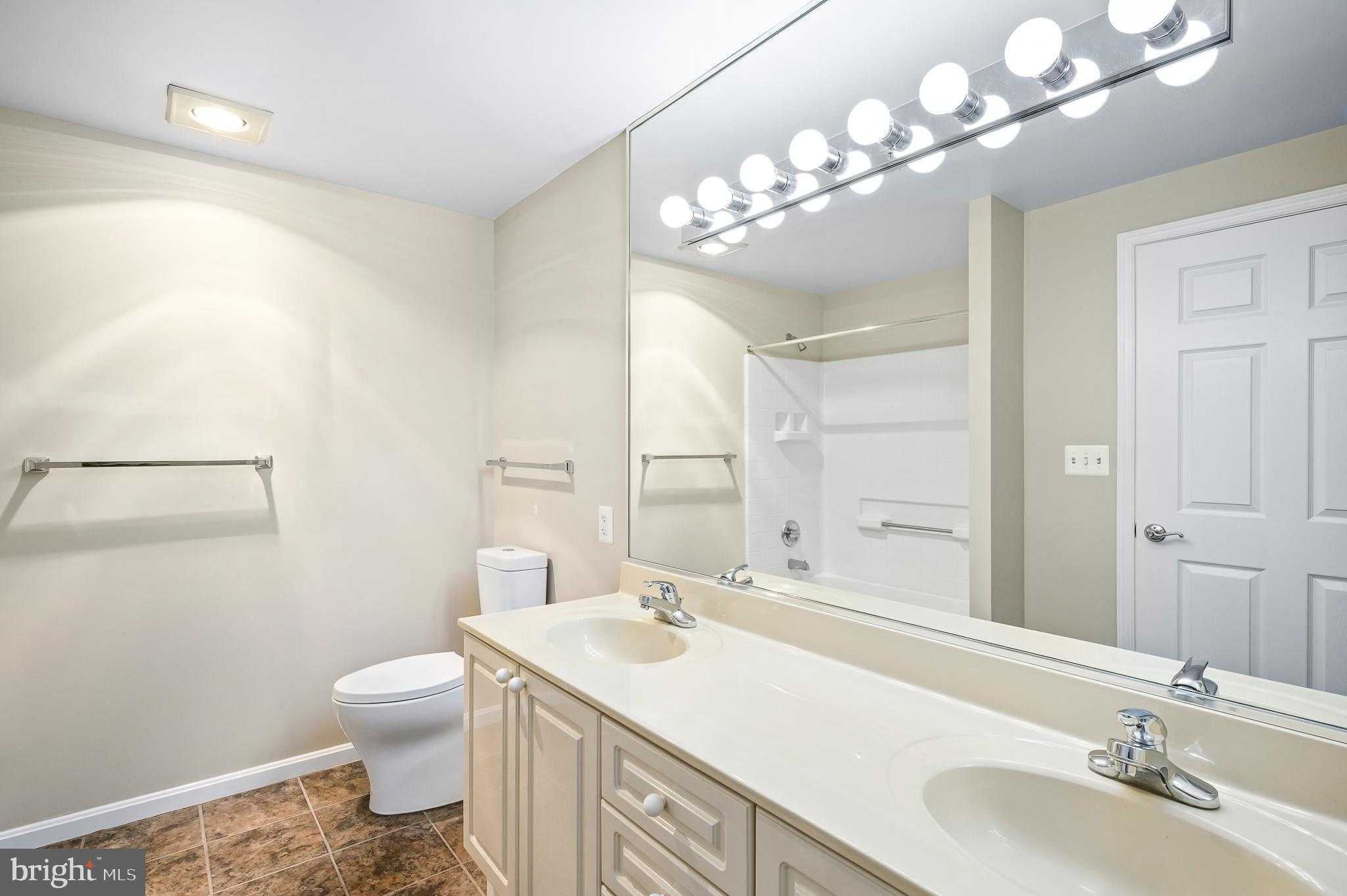 19375 Cypress Ridge Ter Unit 114 photo 26