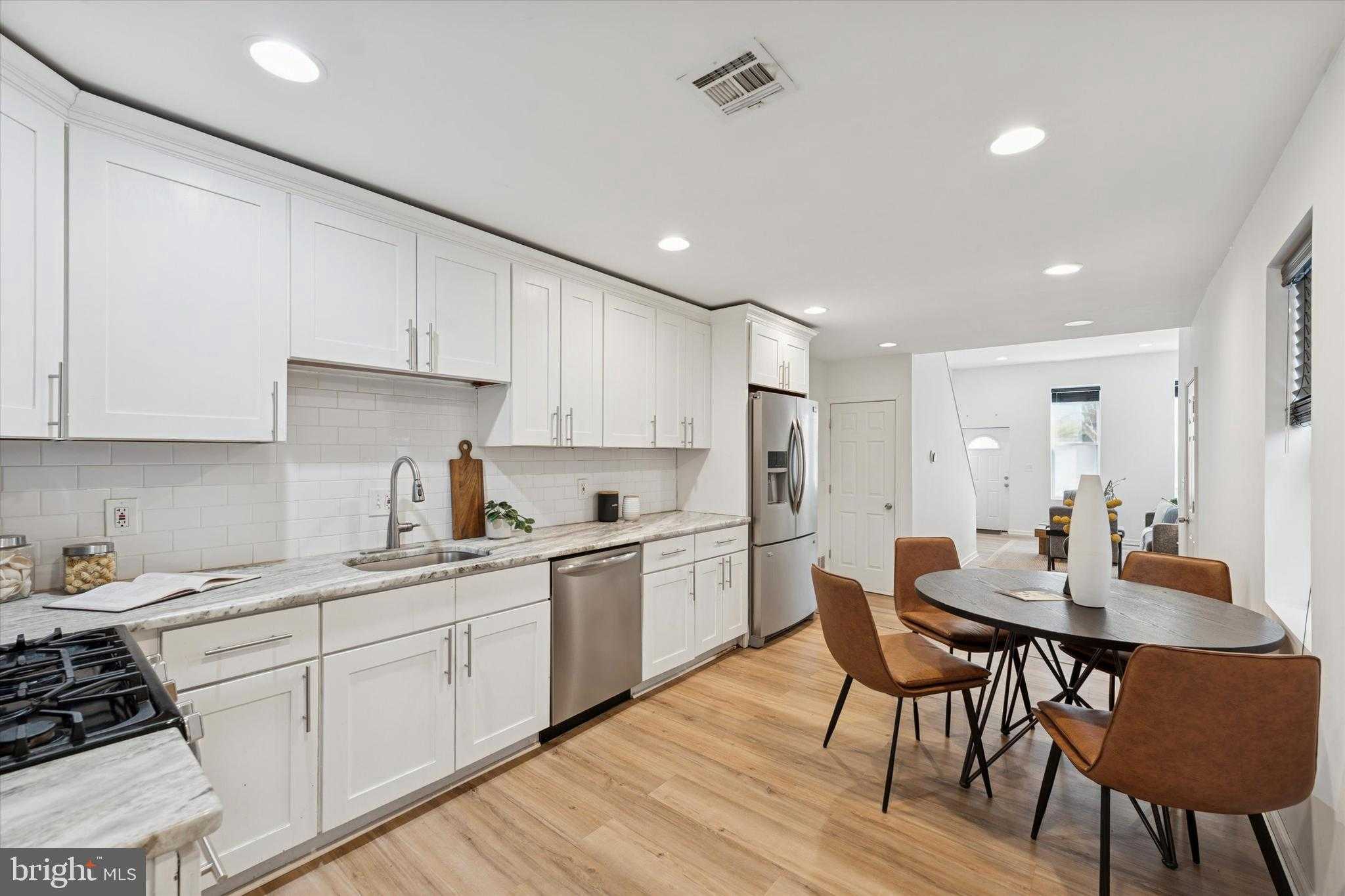 2126 N 8th St photo 10