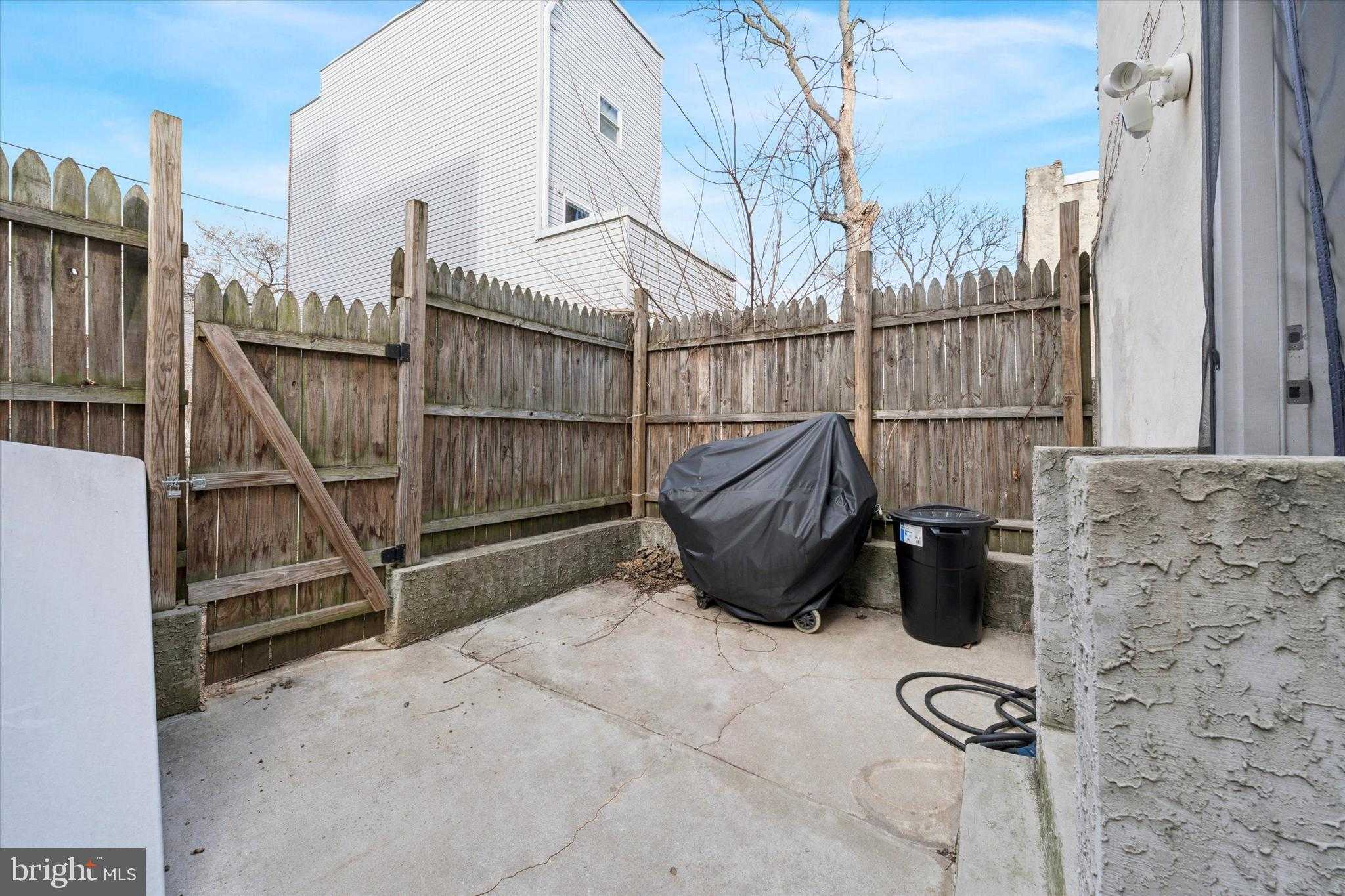 2126 N 8th St photo 25