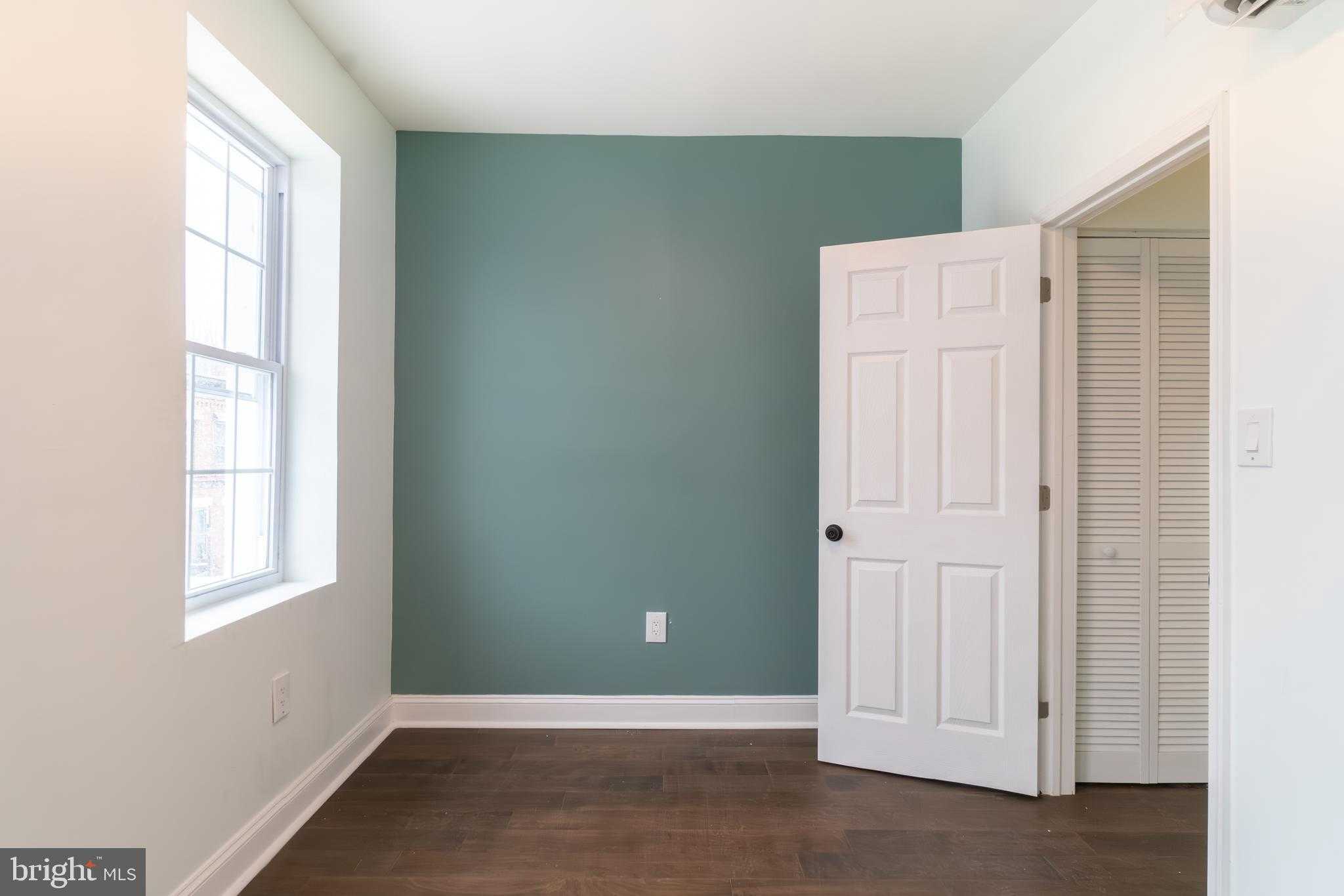 2517 N Newkirk St photo 20