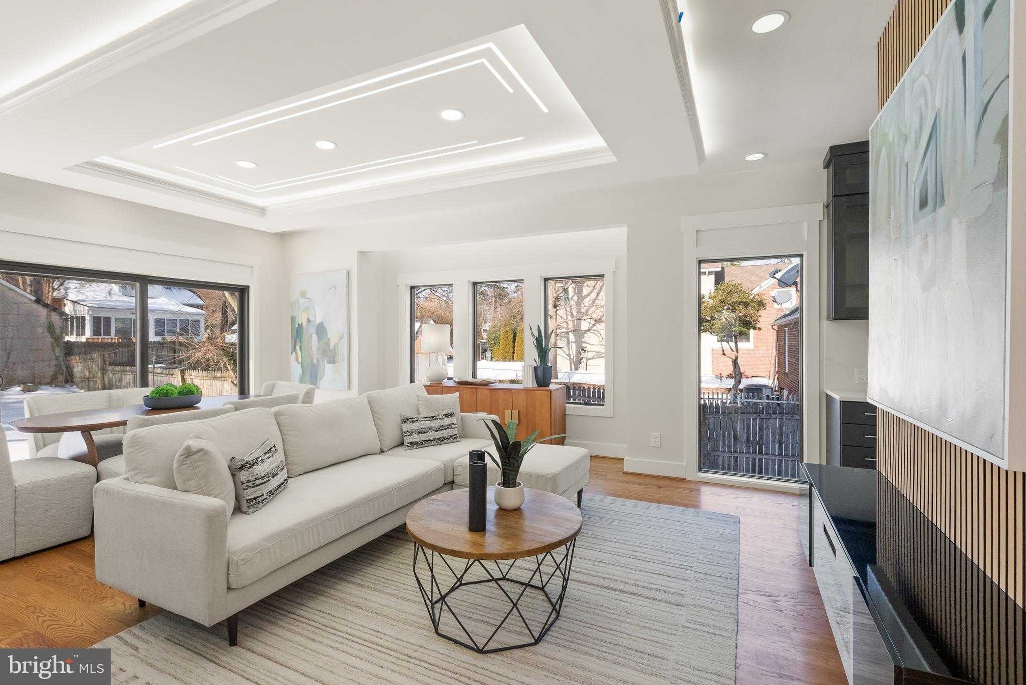 742 N George Mason Dr photo 11