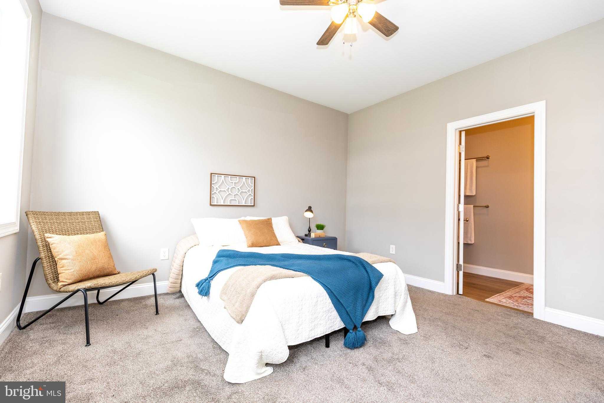 912 Cavalry St photo 16