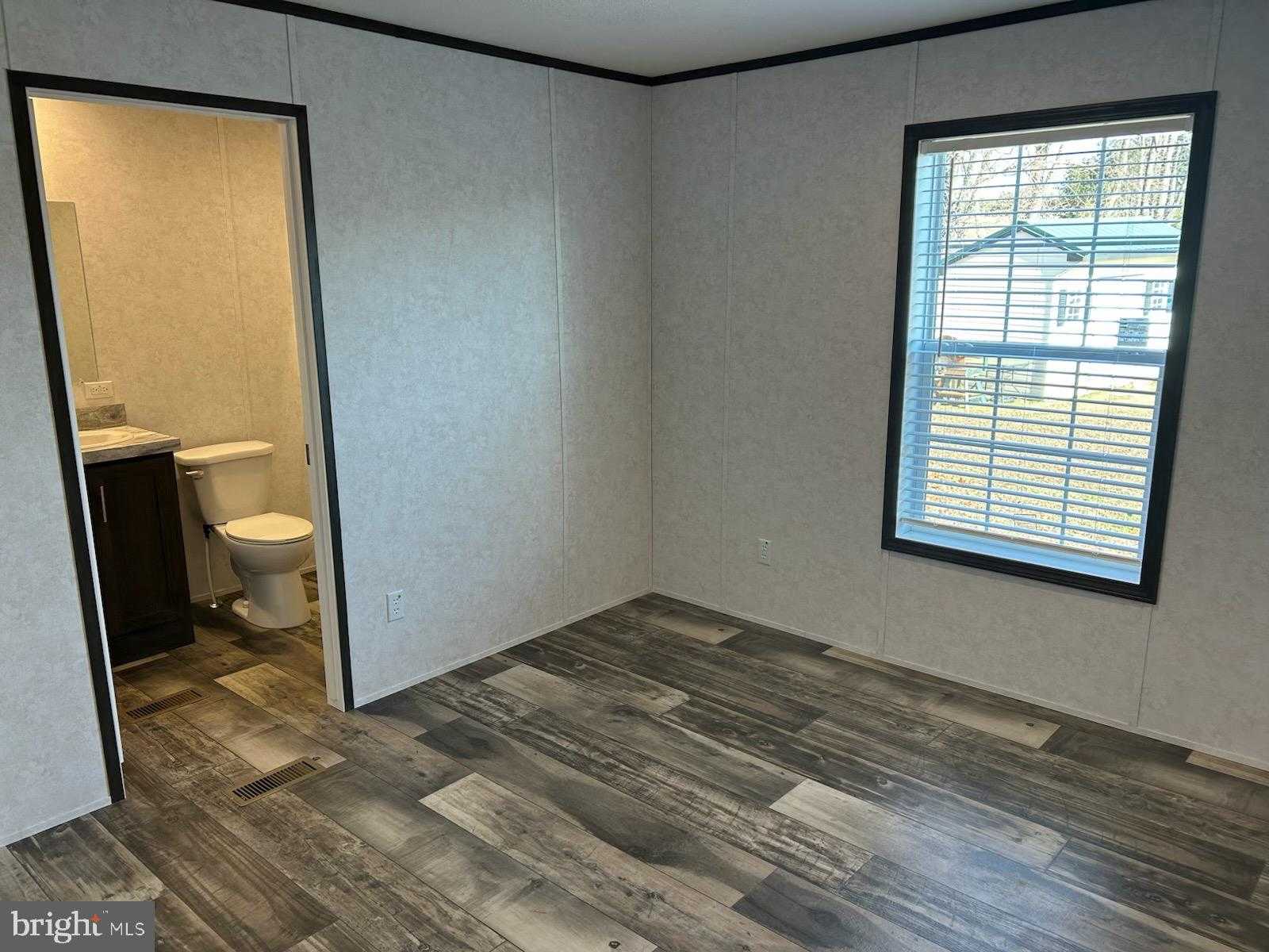 1 Railway Ave photo 25