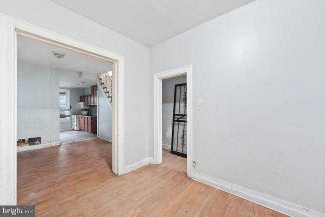 2355 N Cleveland St photo 4