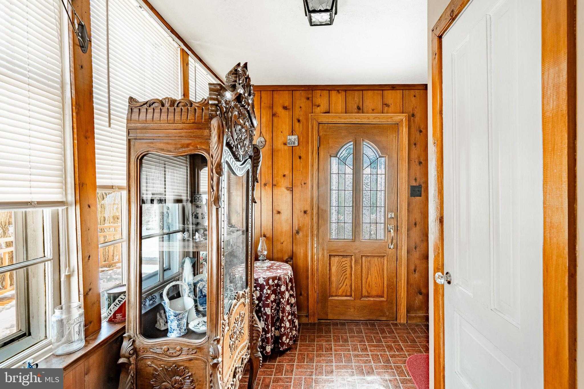 402 N 5th Ave photo 28