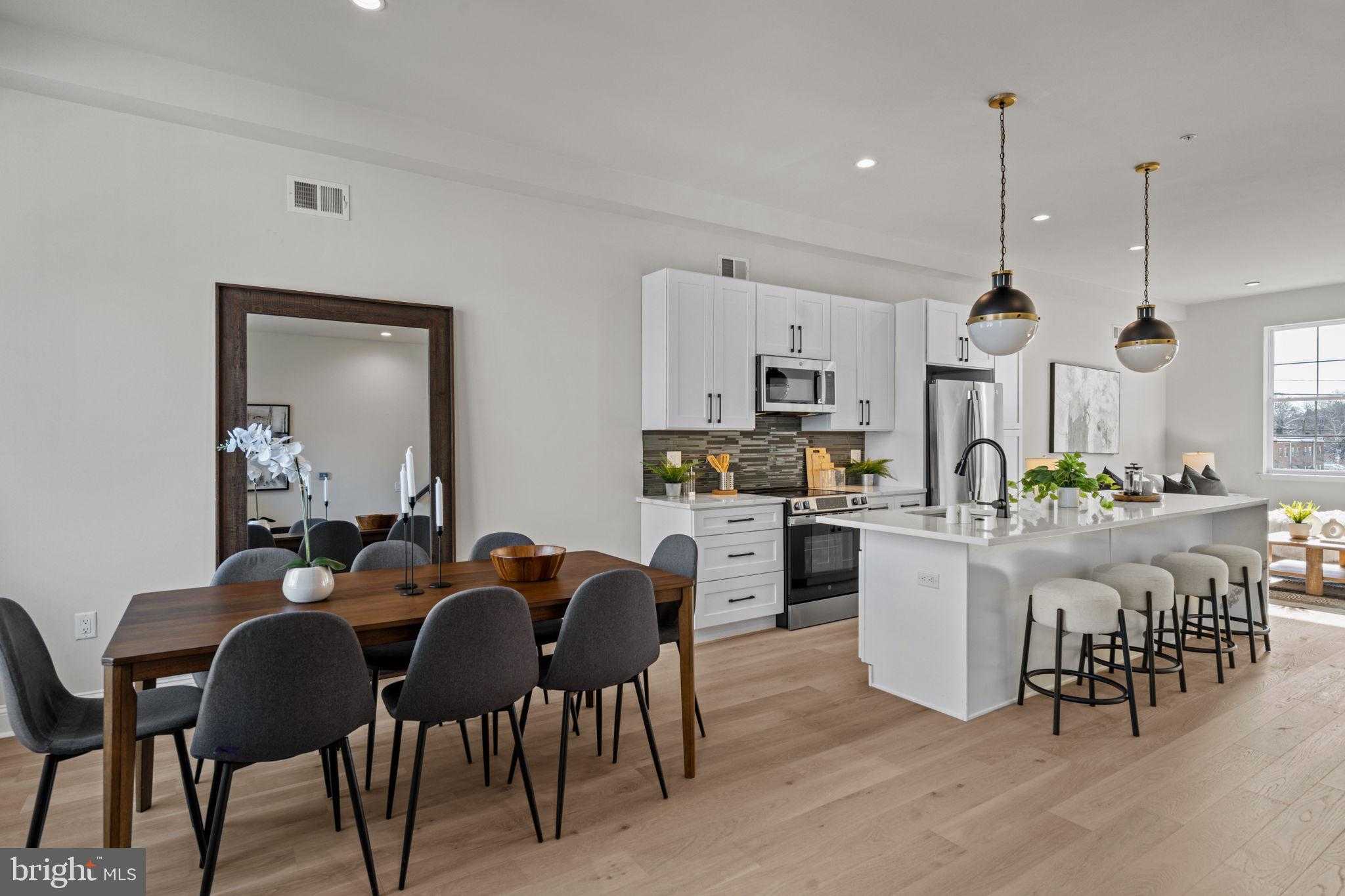 Lorraine St photo 24