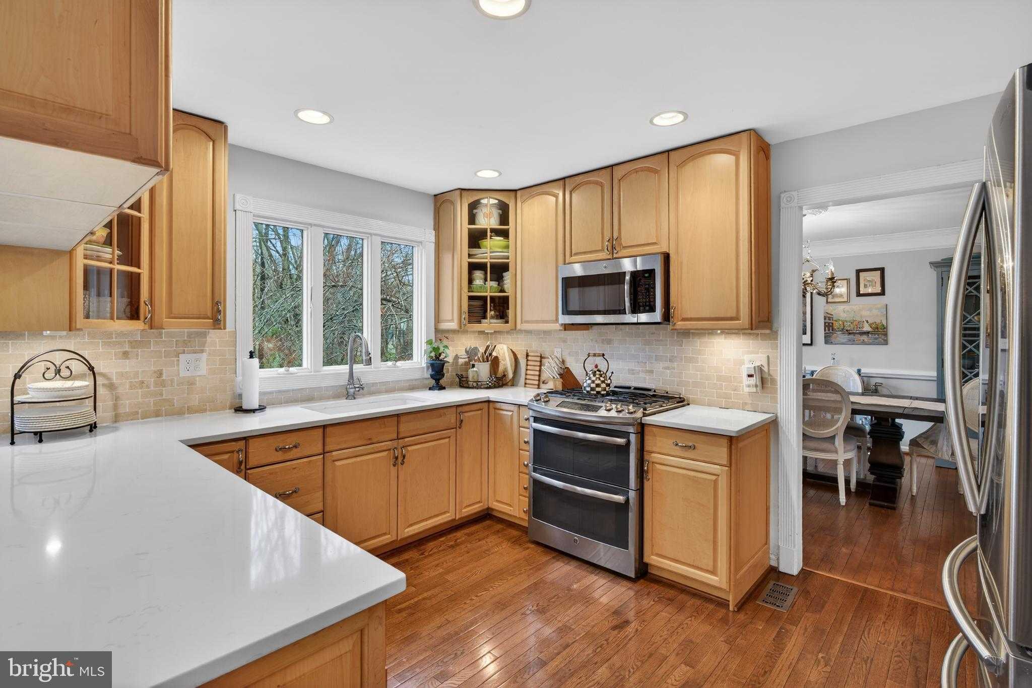 3143 Kings CT photo 14