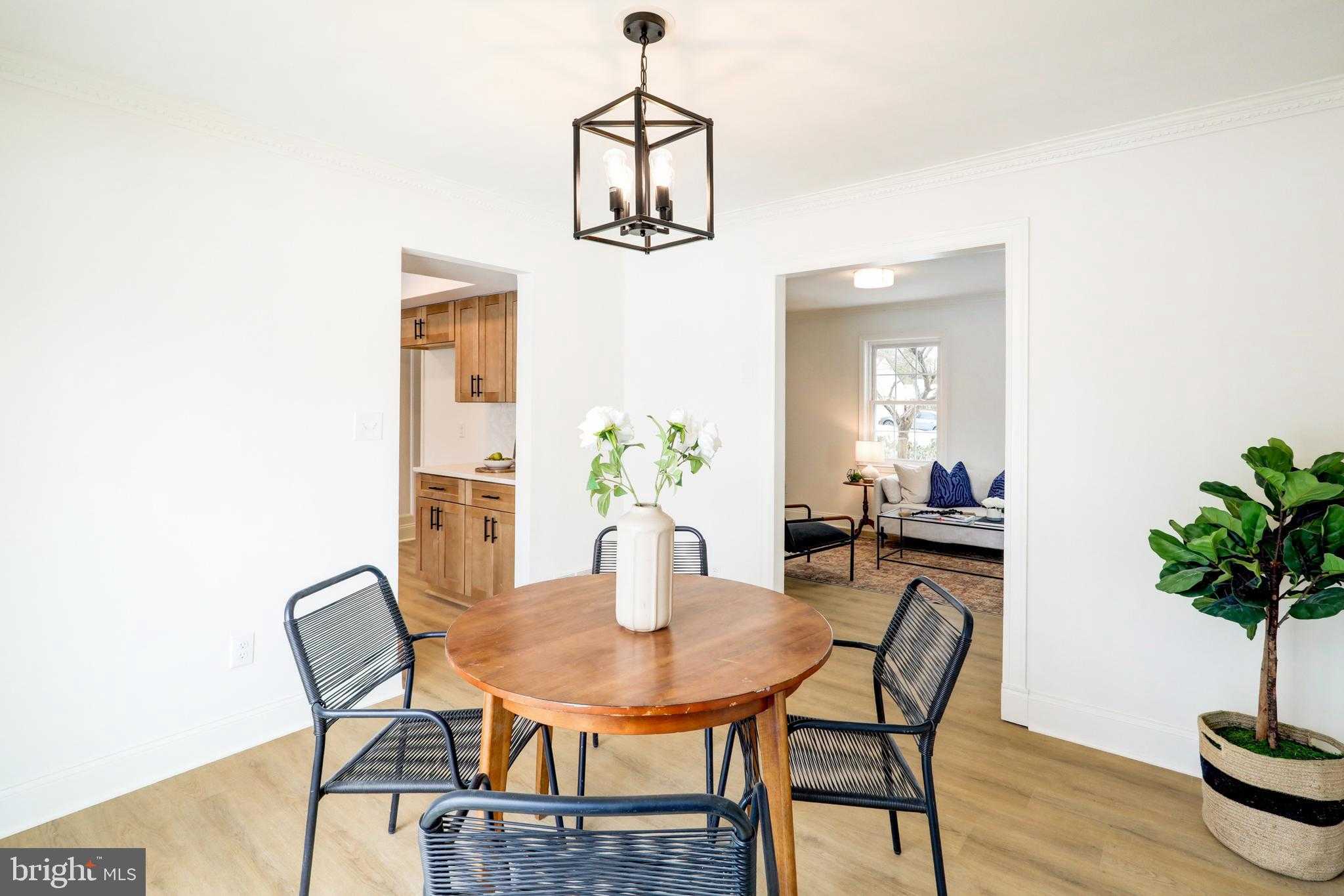 7908 Woodsbluff Run photo 8