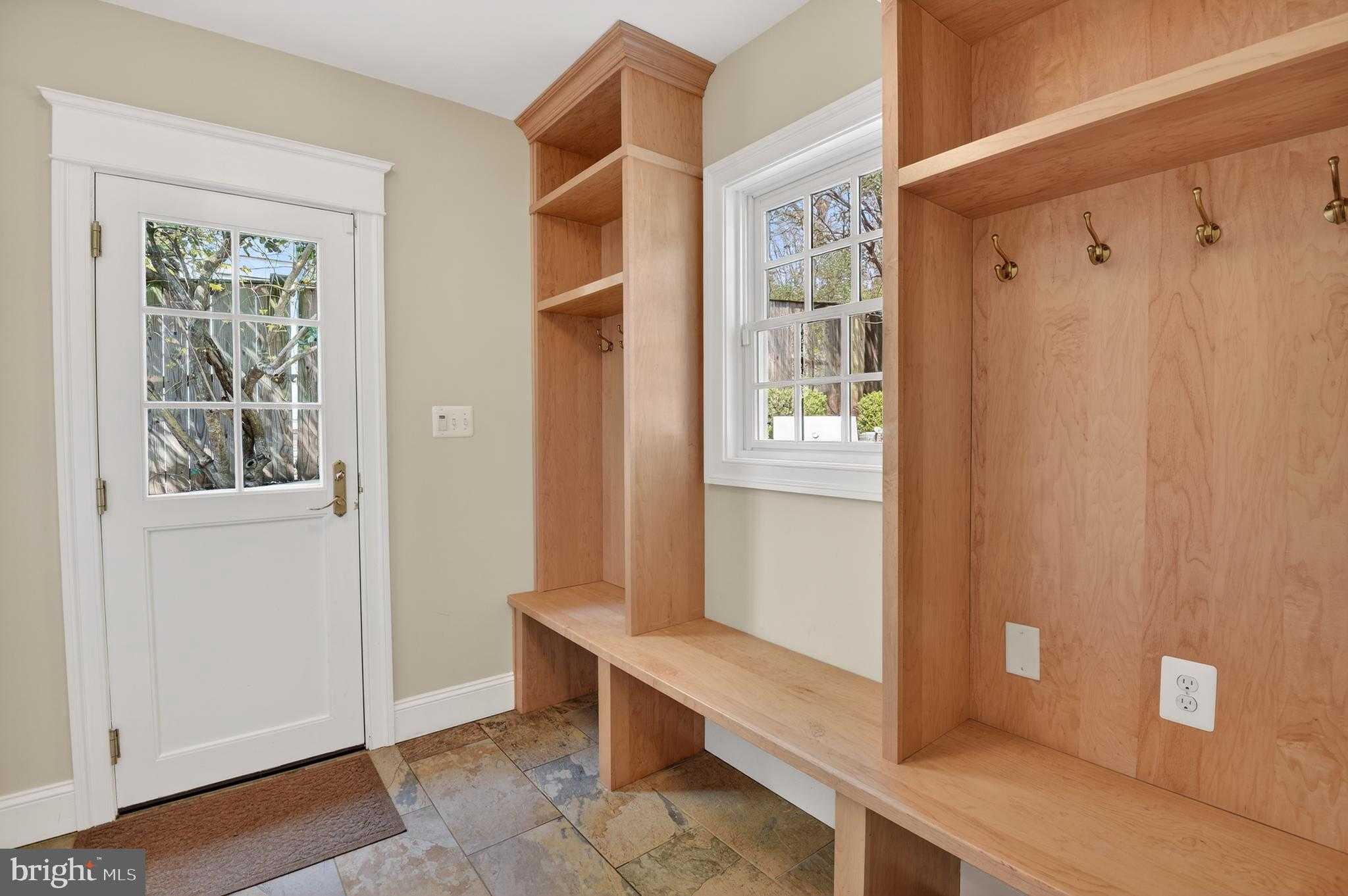 3525 Woodbine St photo 27