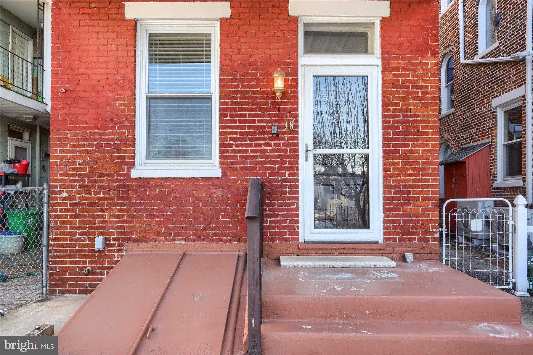 48 E North St photo 44