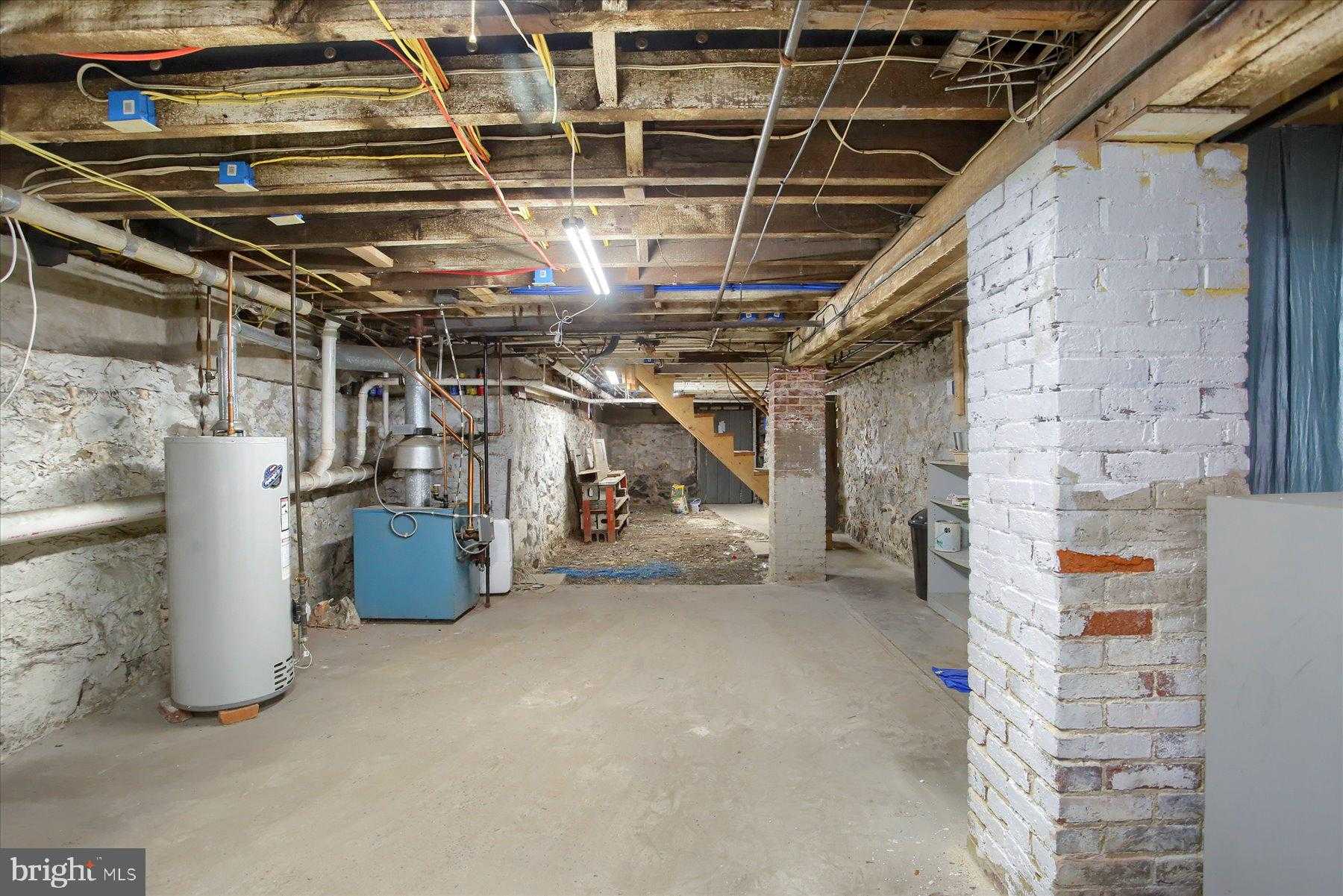 48 E North St photo 47