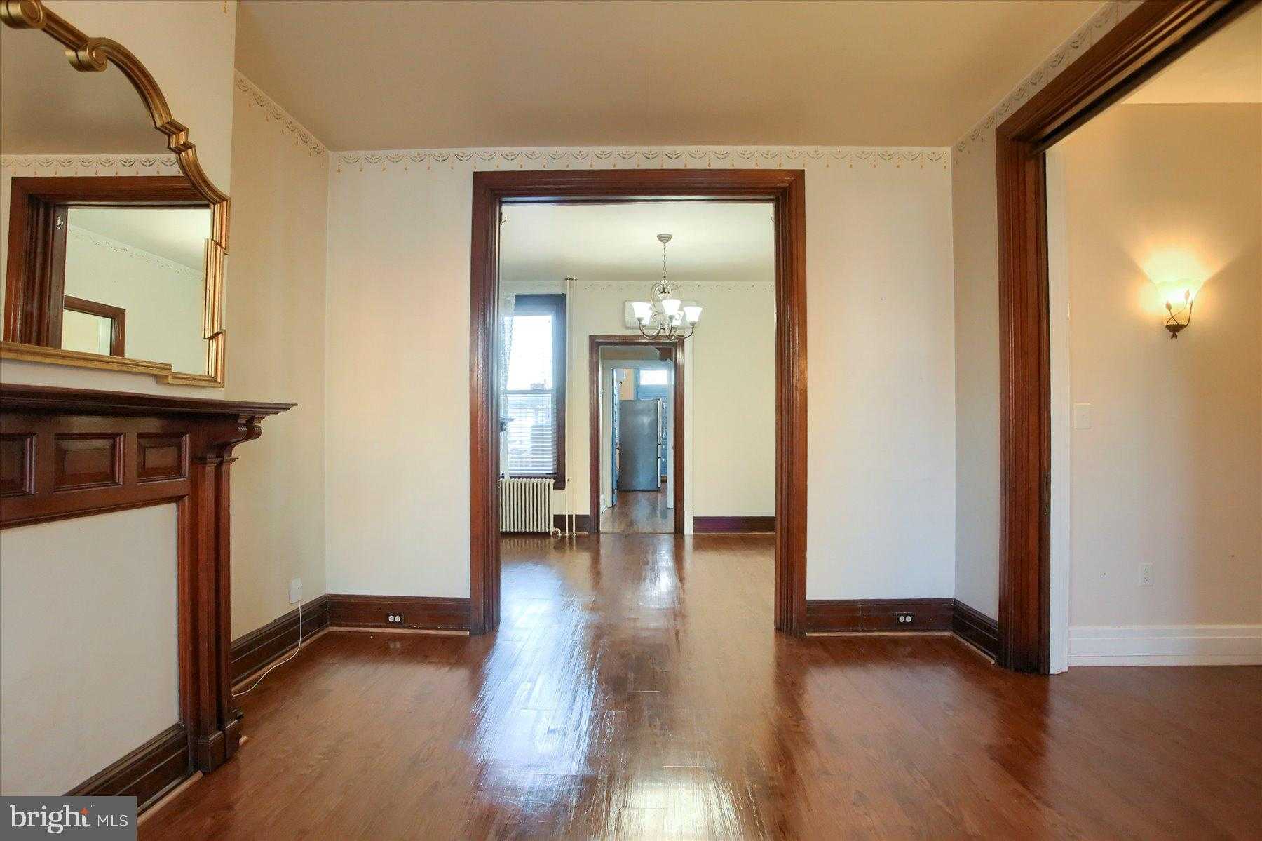 48 E North St photo 8