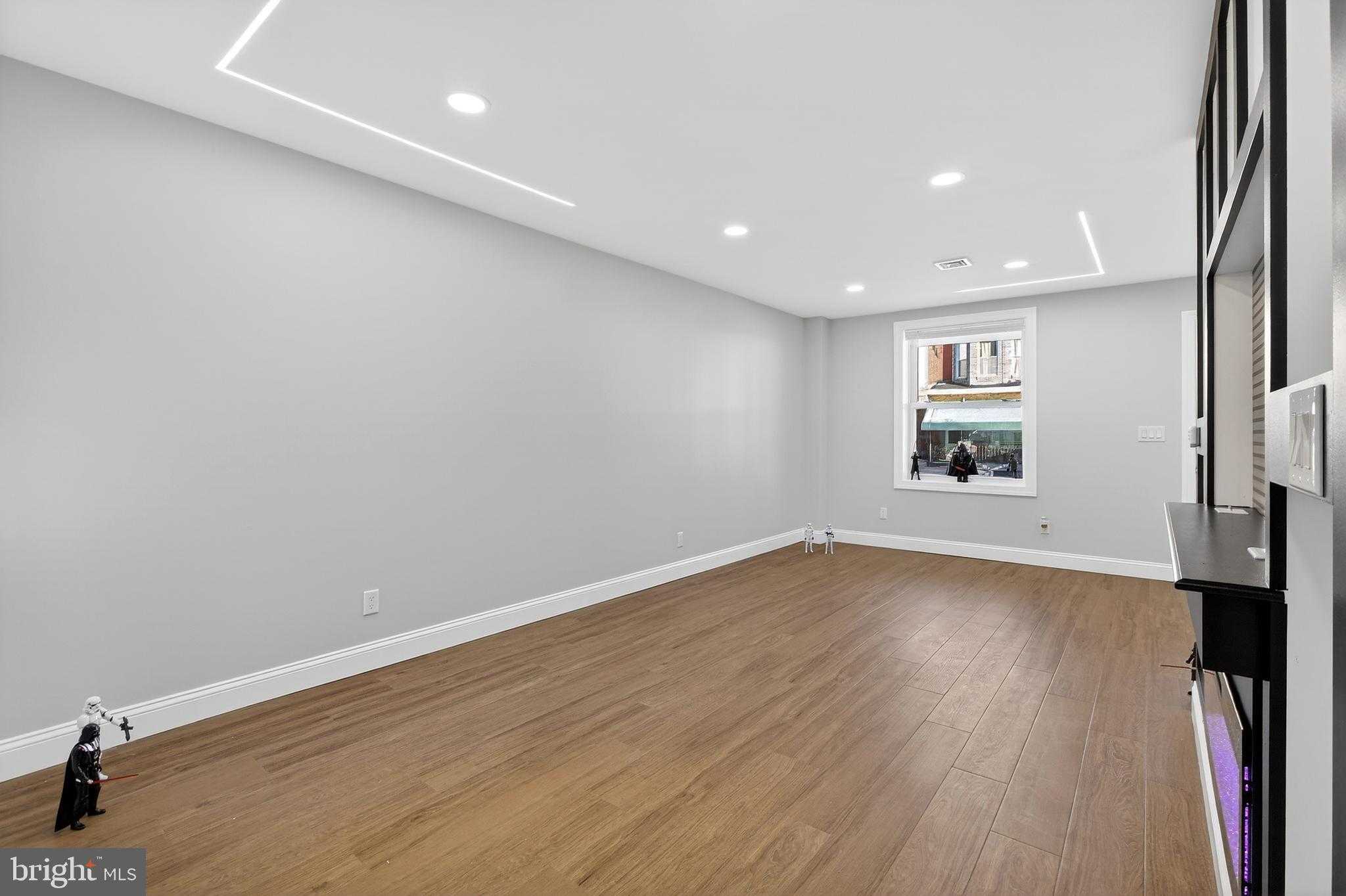 3450 Hurley St photo 32