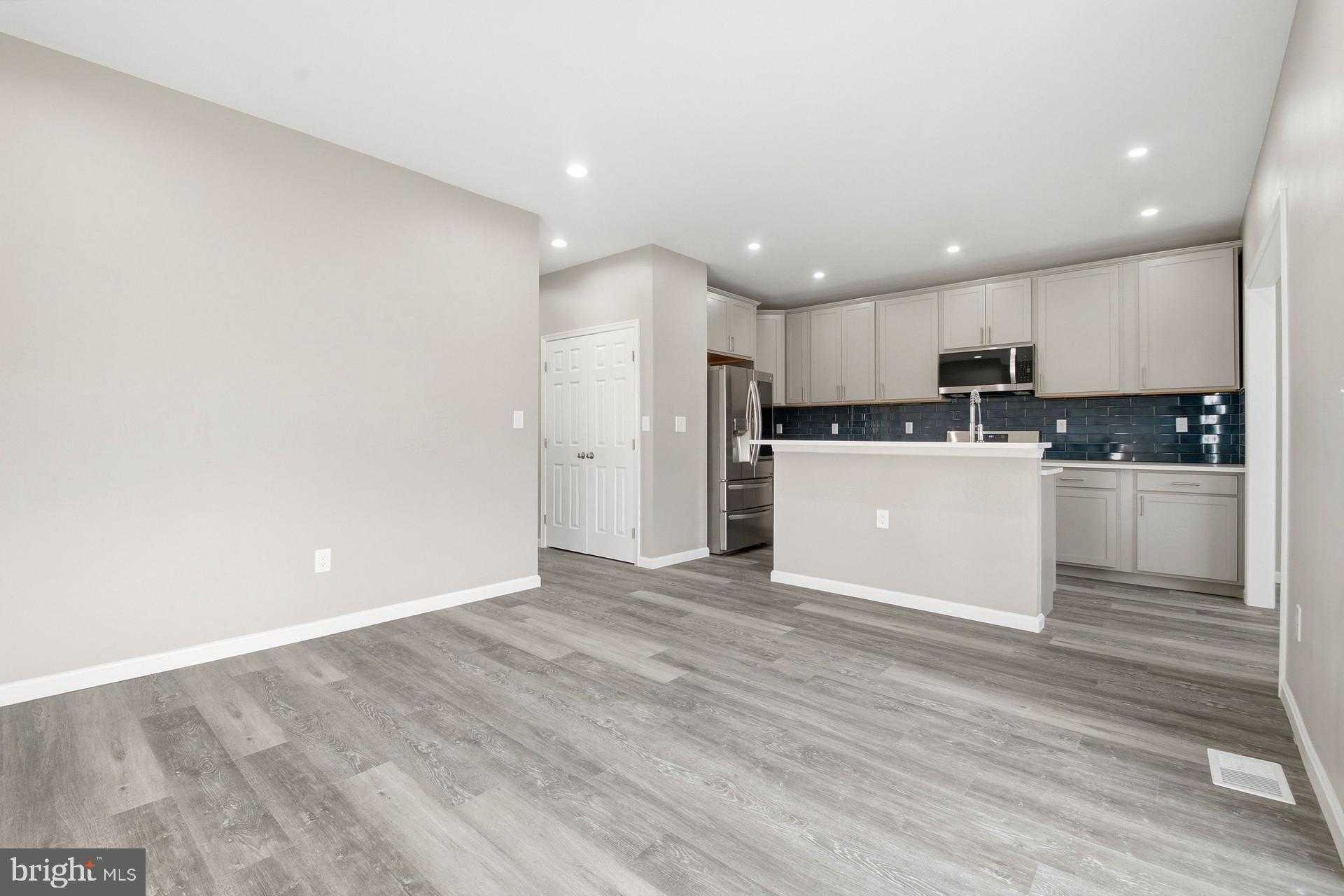 514 Maiden Choice Ln photo 12