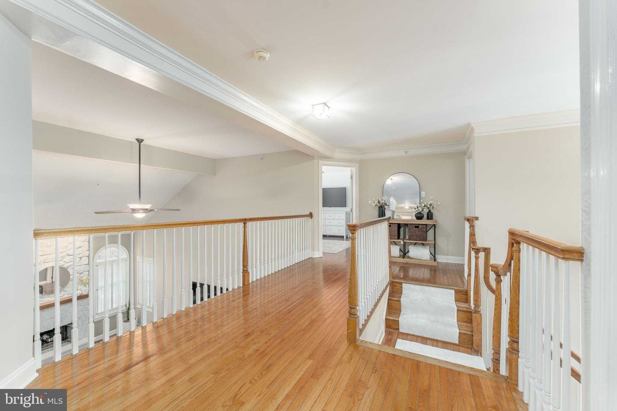 300 Bell CT photo 37