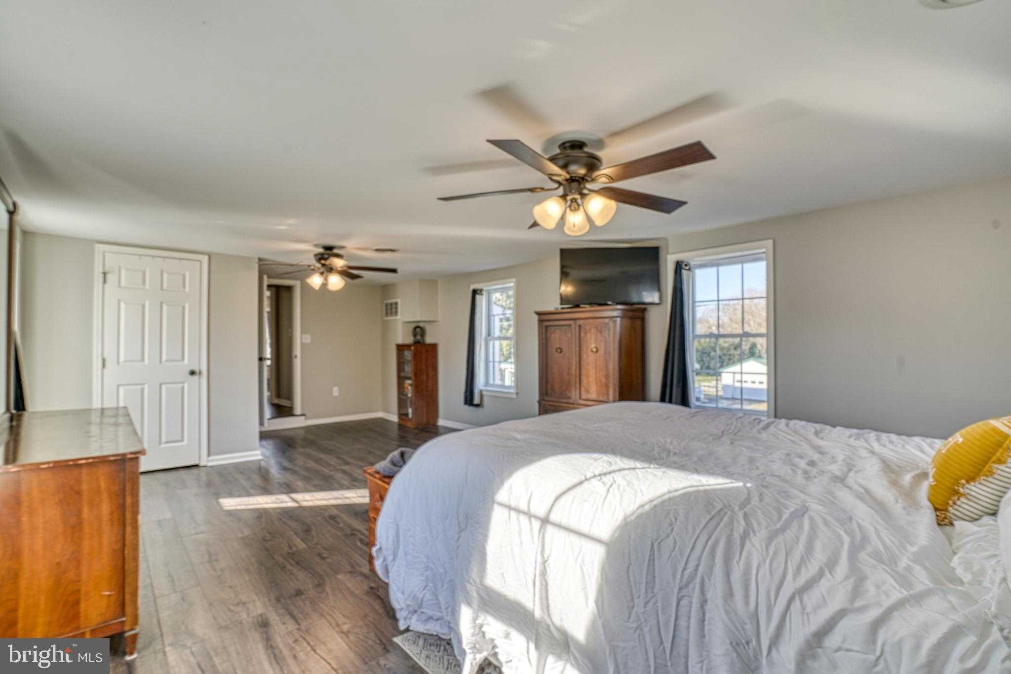 309 N Main St photo 27