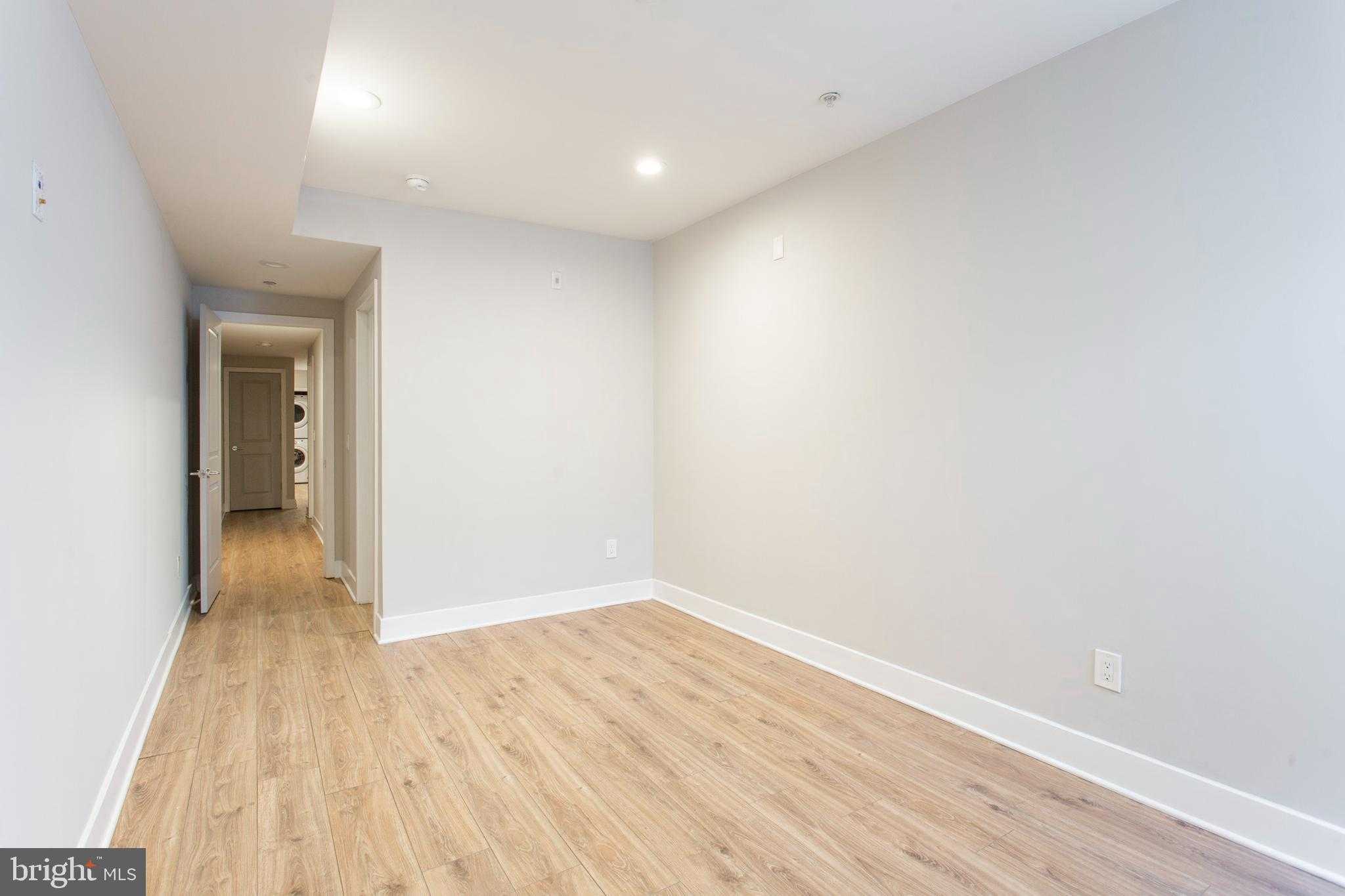 1908 Ingersoll St photo 8