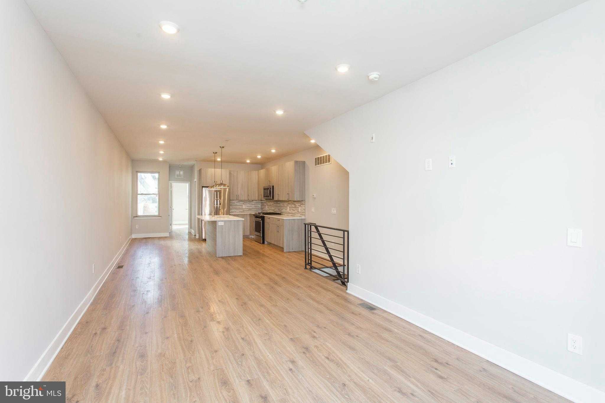 1910 Ingersoll St photo 4