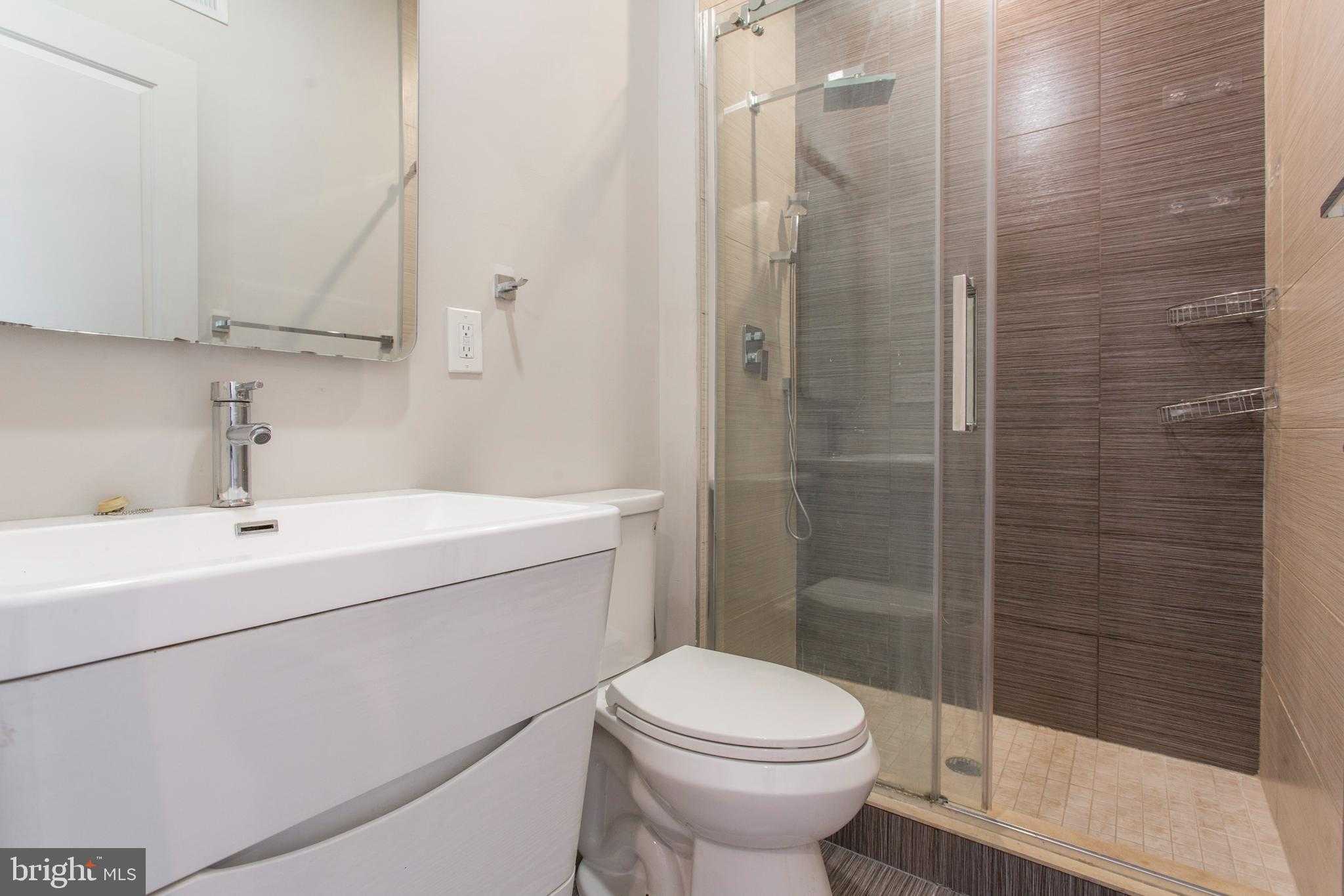 1910 Ingersoll St photo 9