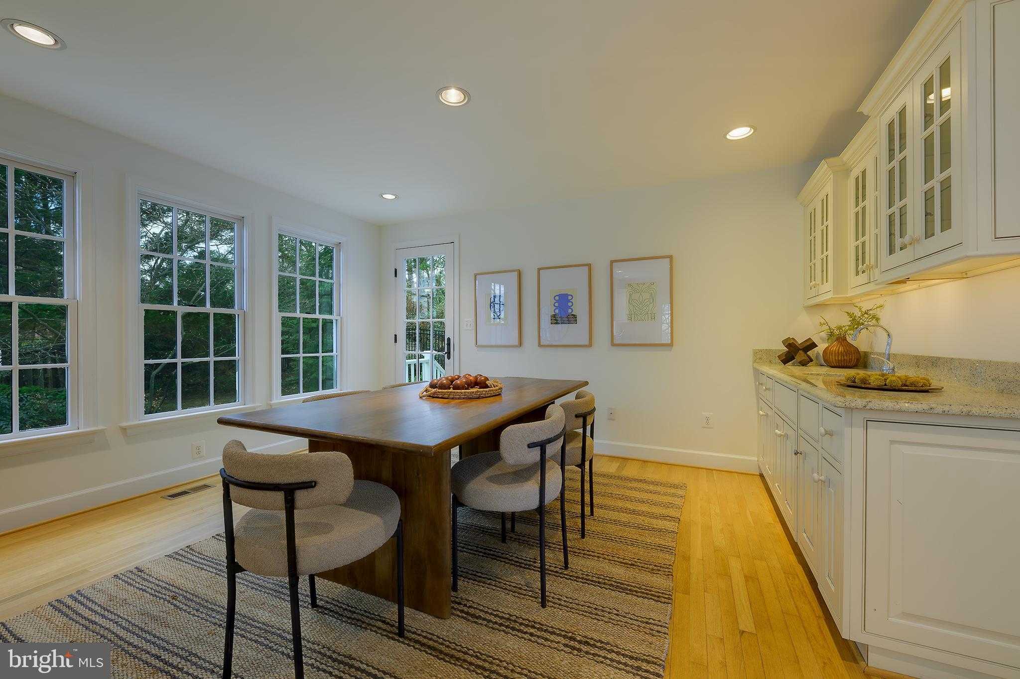 2625 S Hayes St photo 19