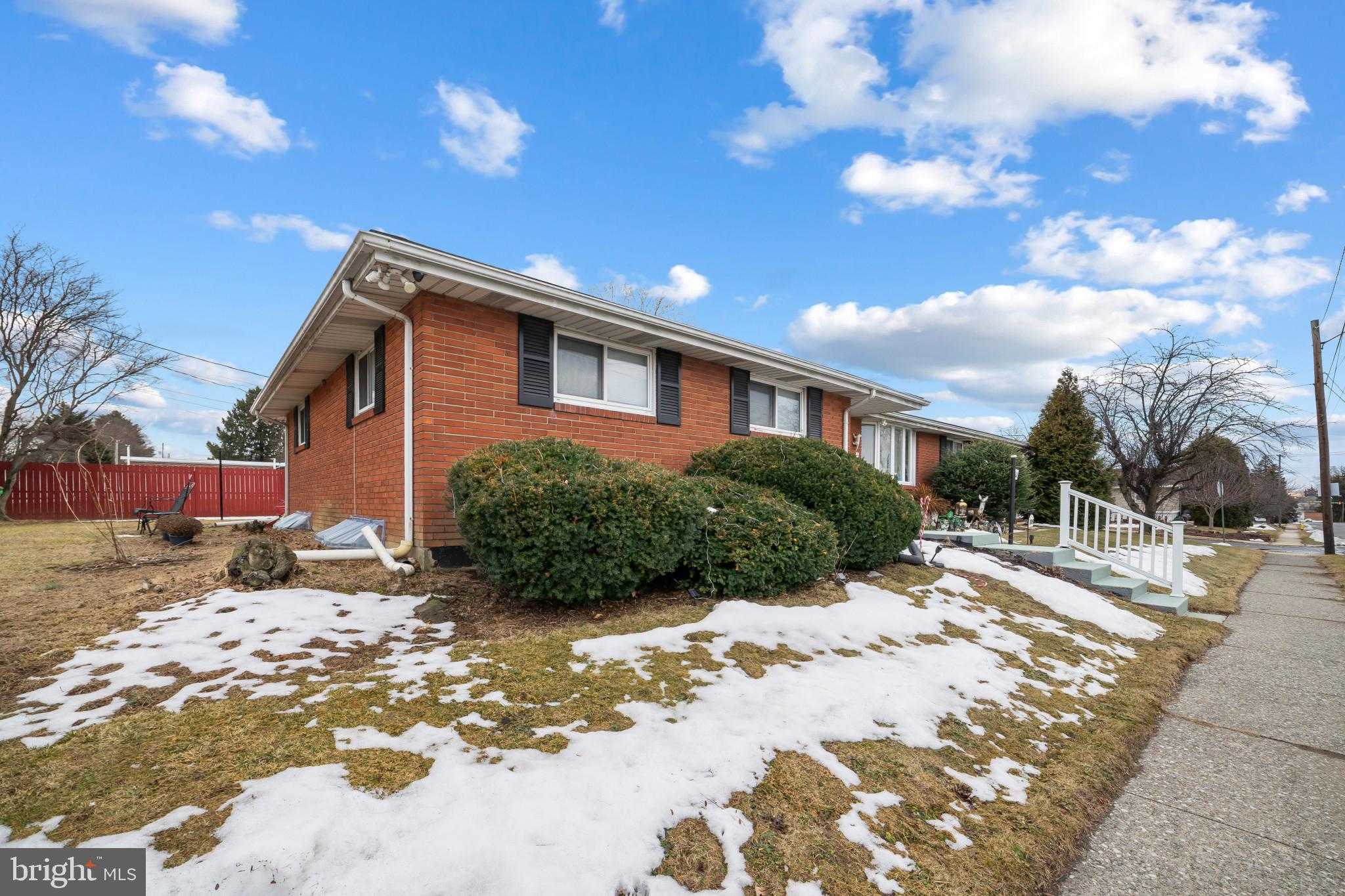 1108 E Congress St photo 28