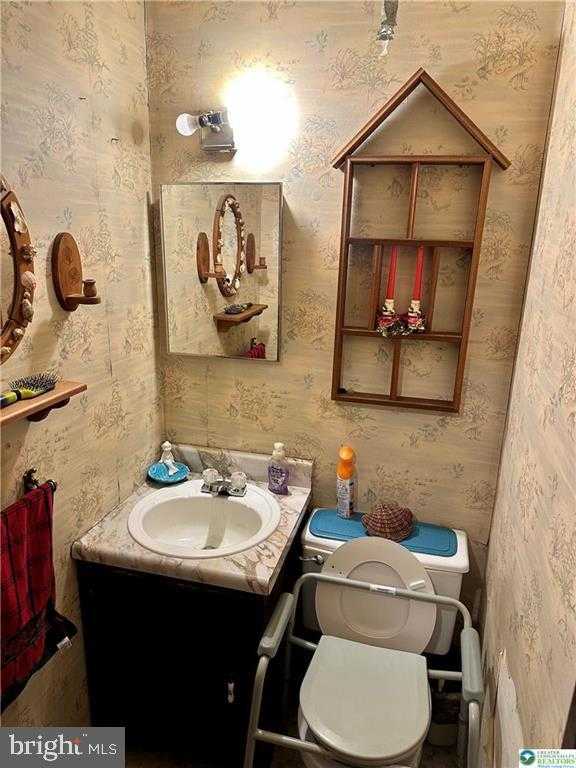 782 Jefferson St photo 10