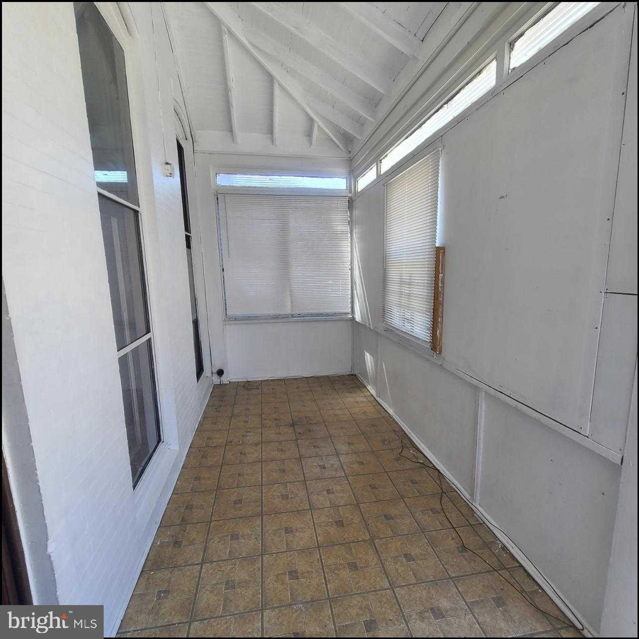 433 N 33rd St photo 4