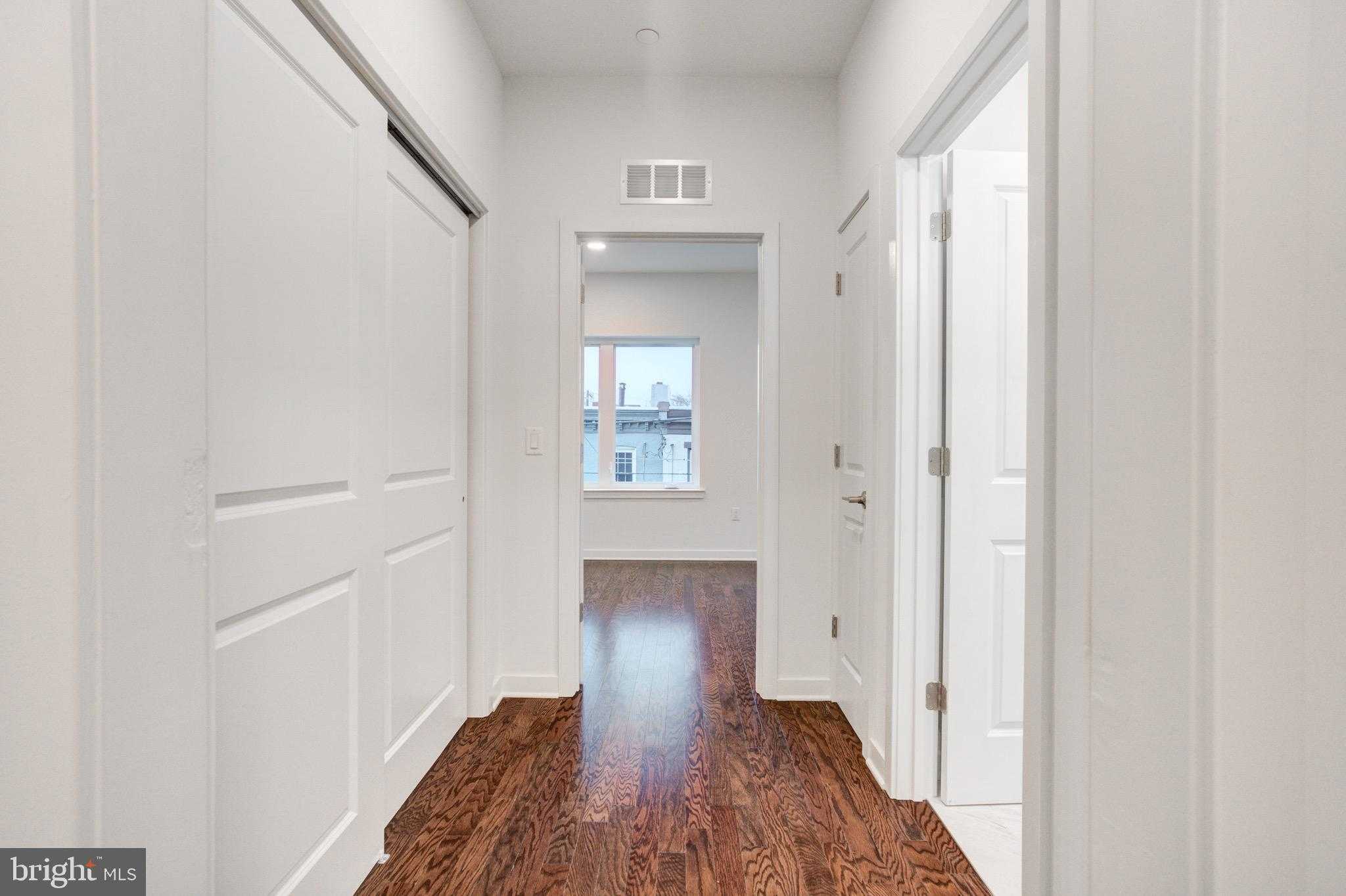 2022 E Fletcher St photo 21