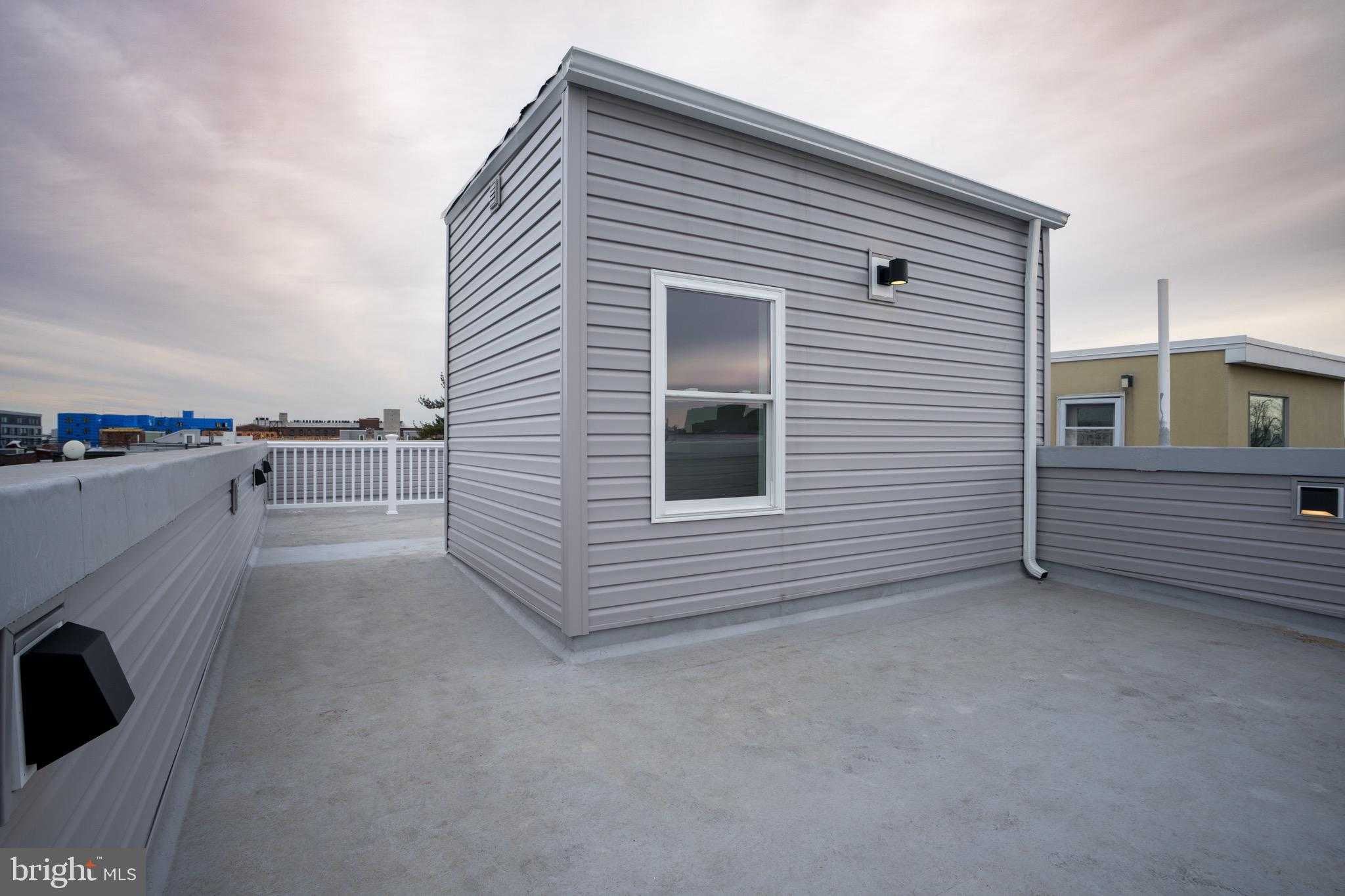 2022 E Fletcher St photo 61