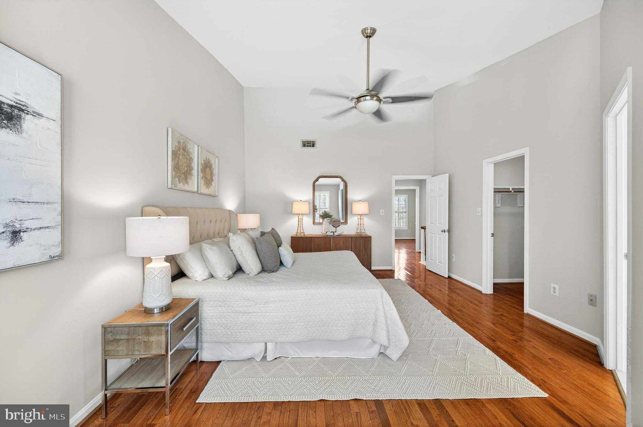 2143 Wolftrap CT photo 24