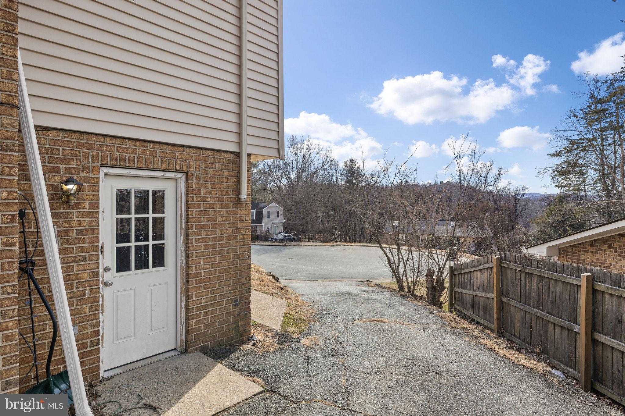 1703 Vermira Pl photo 4