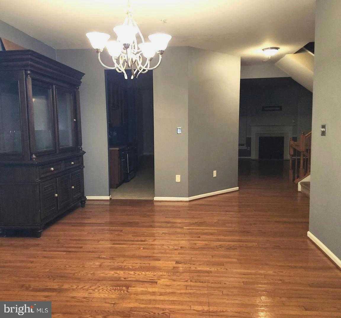 233 Creekside Dr photo 4