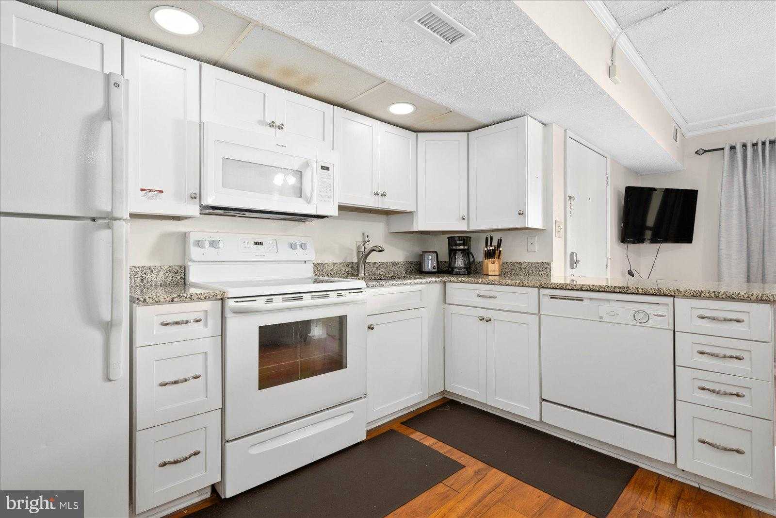 9 80th St # 1 photo 4