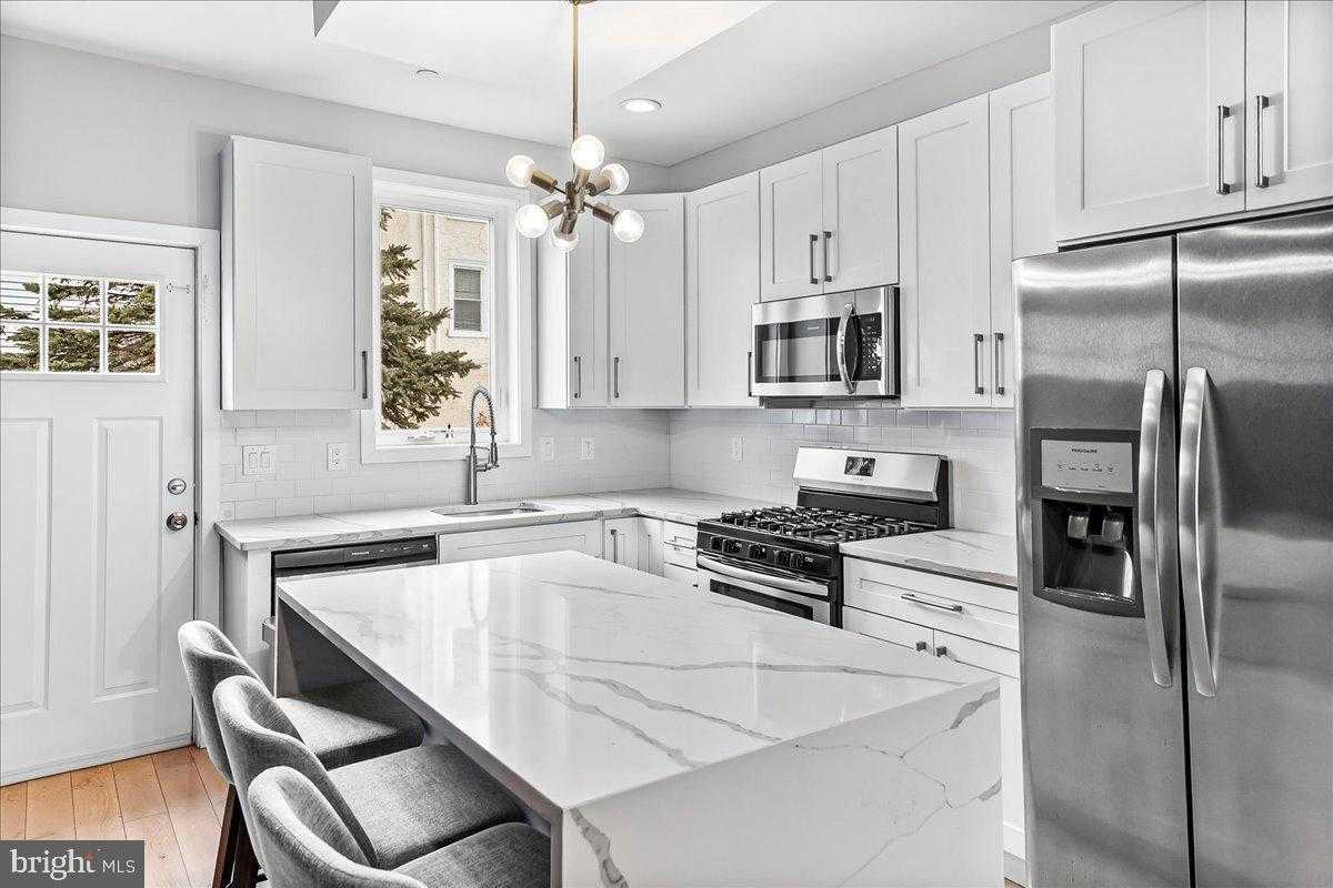 2615 E Letterly St photo 10