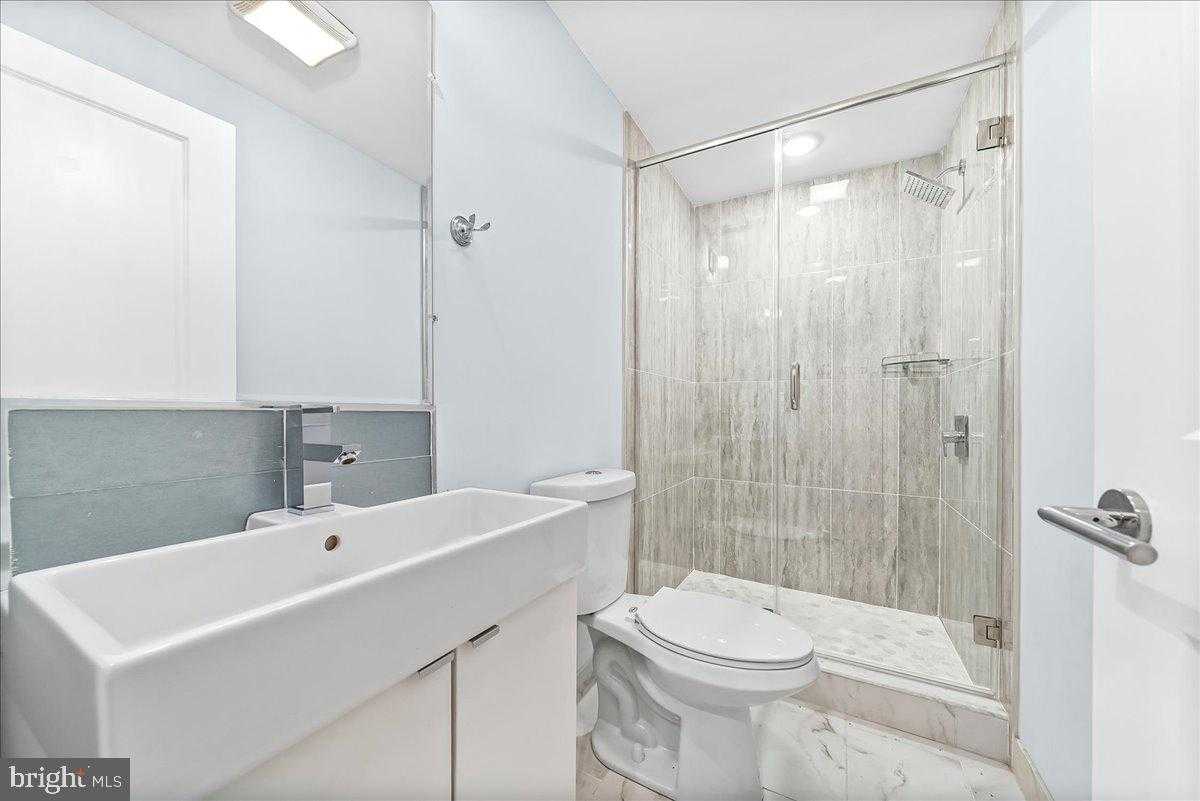 2615 E Letterly St photo 32