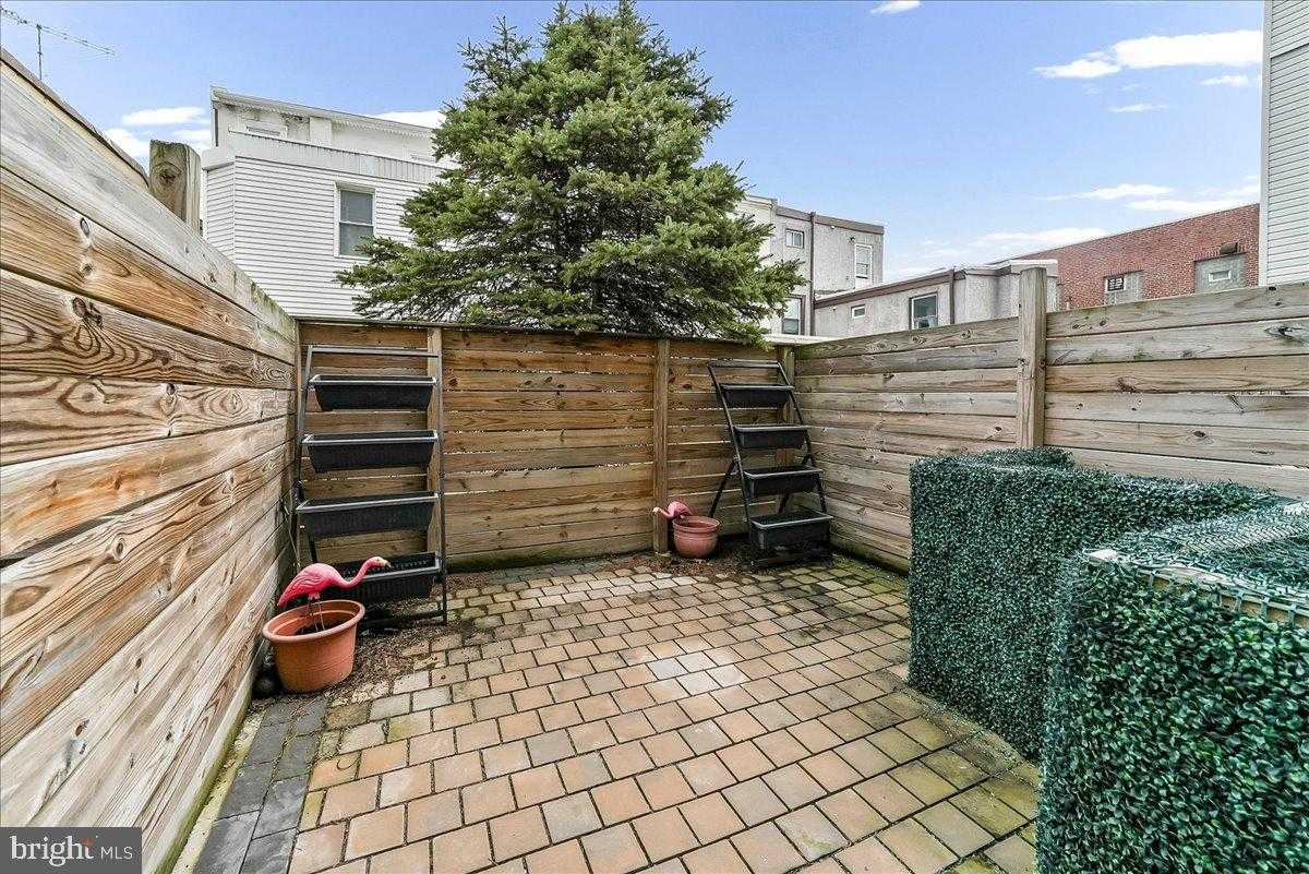 2615 E Letterly St photo 35