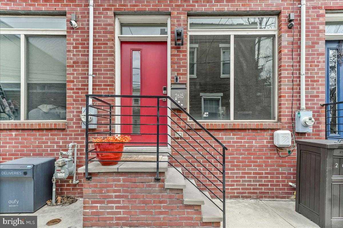 2615 E Letterly St photo 36