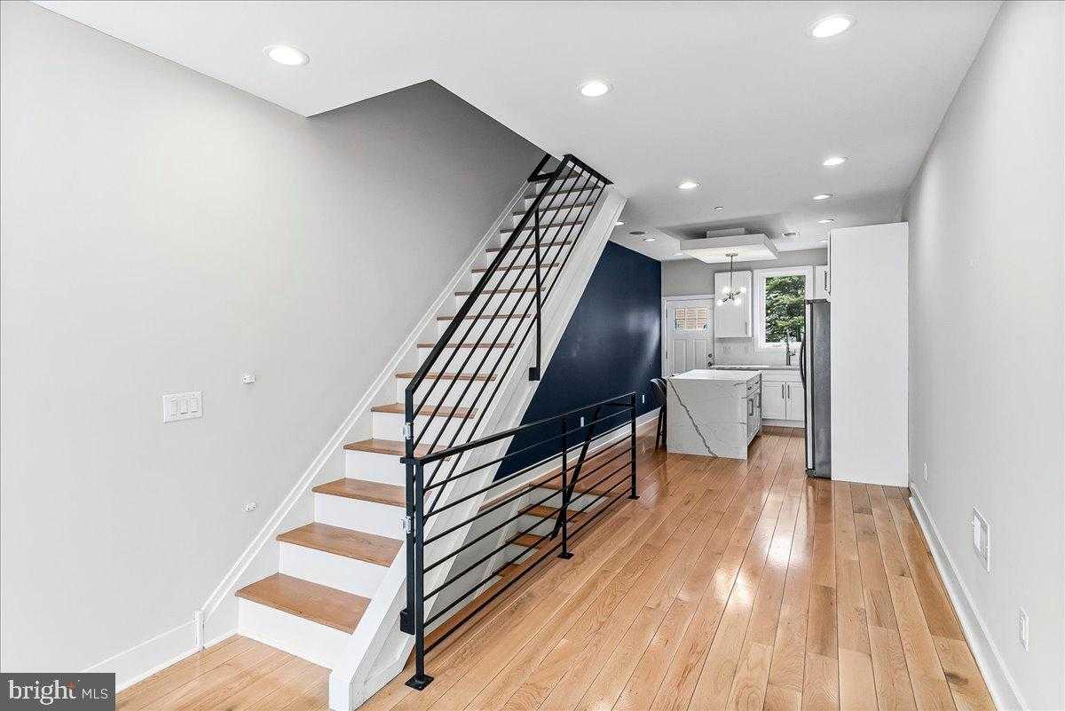 2615 E Letterly St photo 7