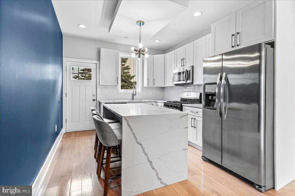 2615 E Letterly St photo 9