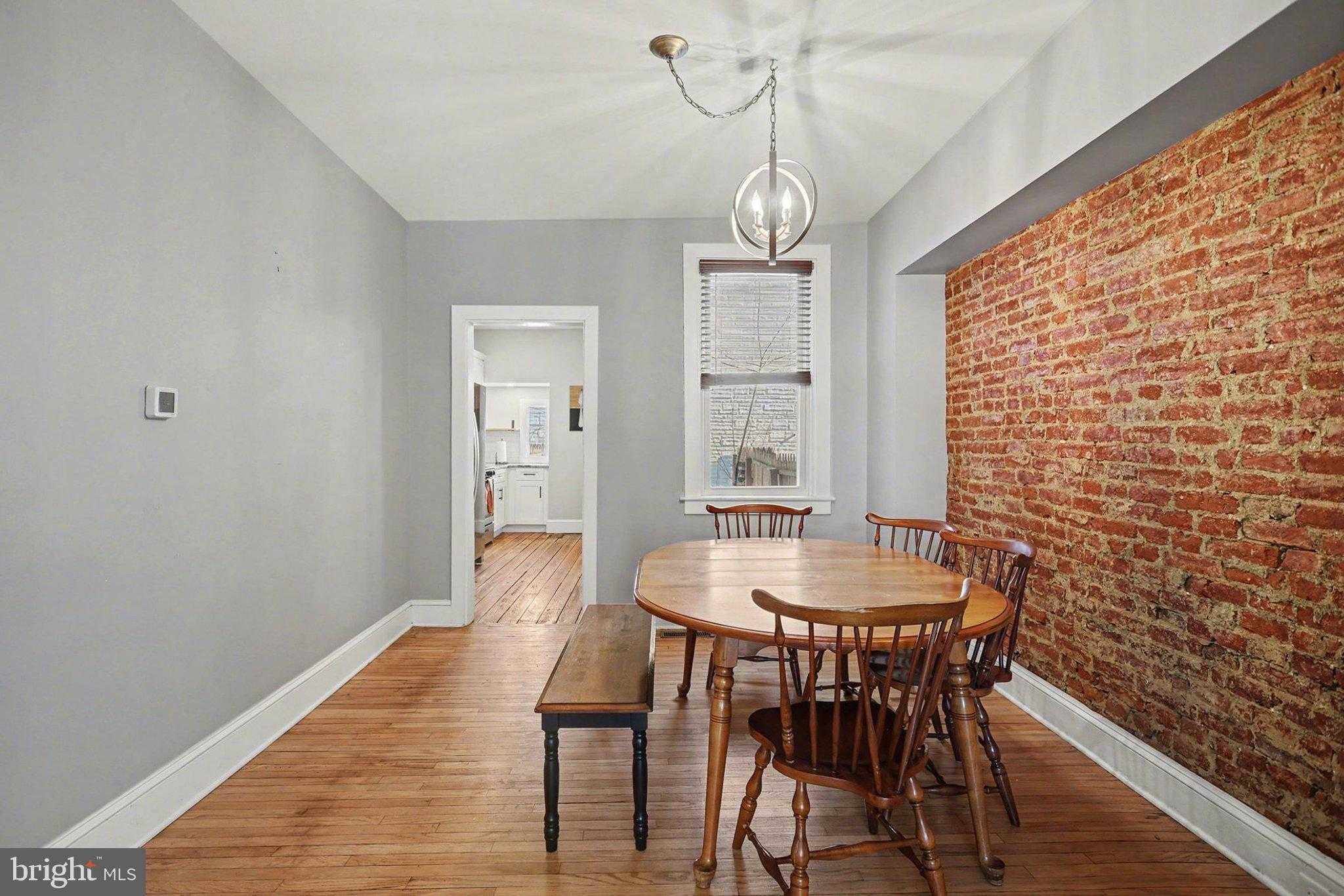 423 N Pine St photo 6