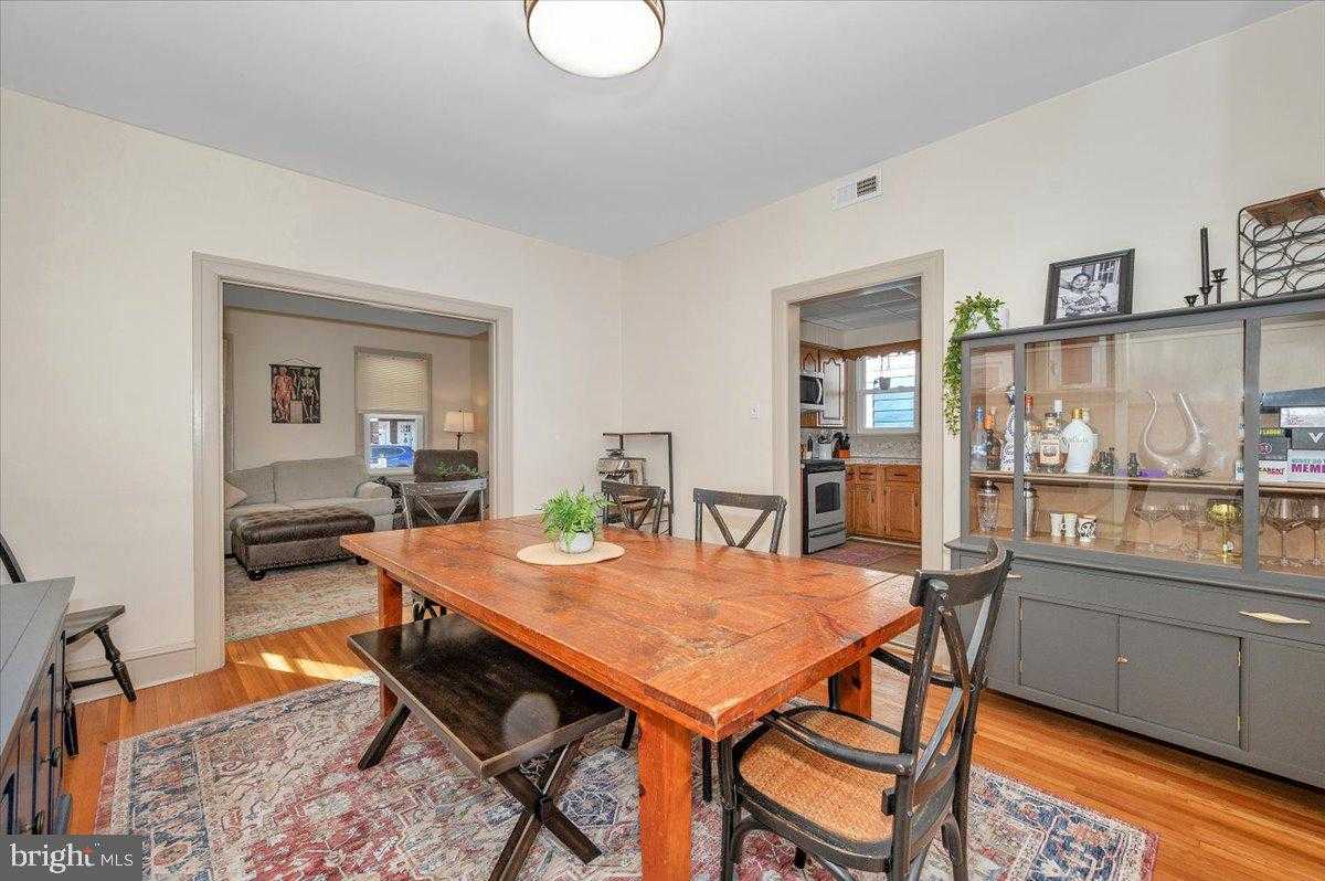 104 Cypress St photo 13