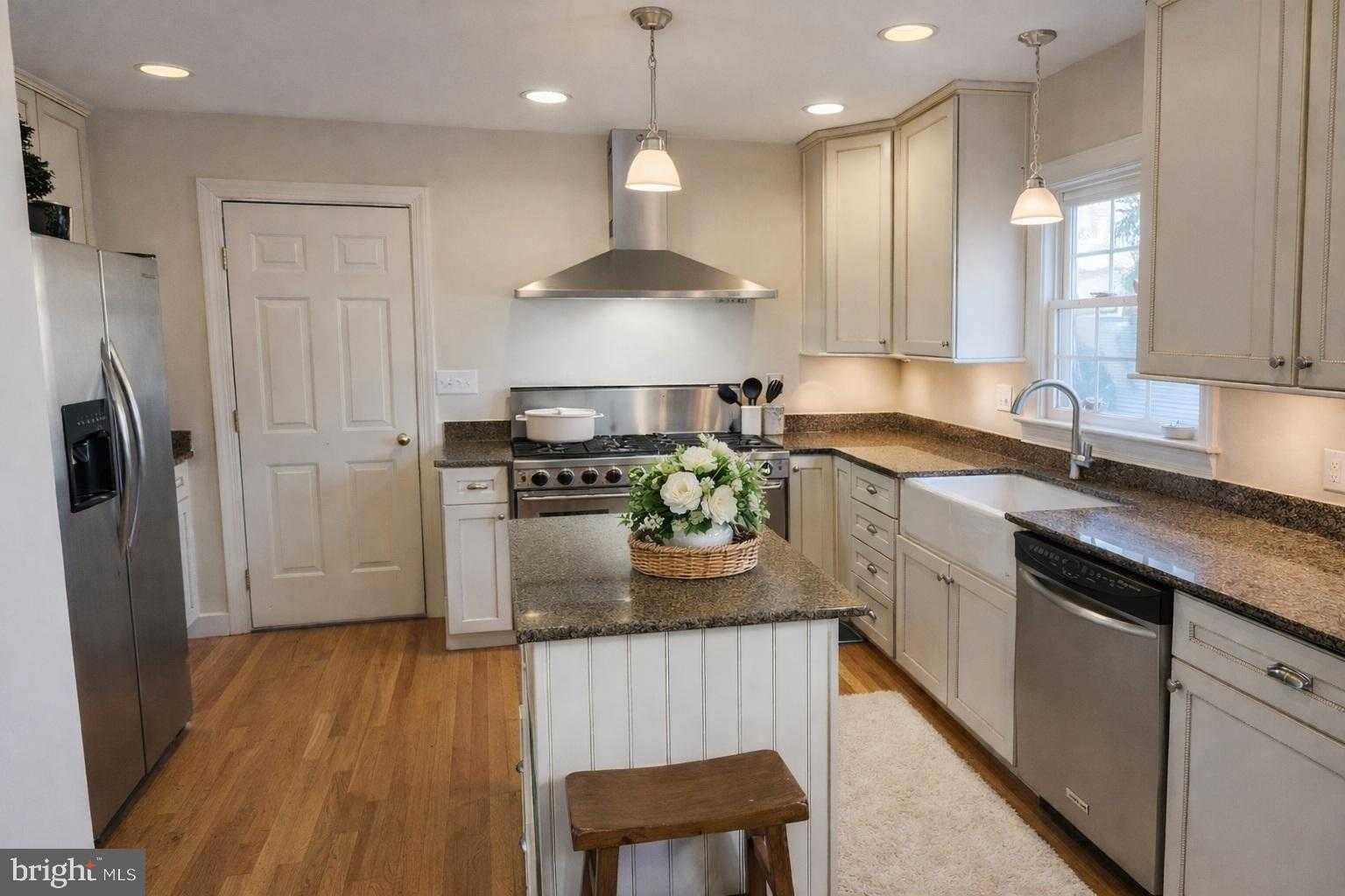 715 Sawdust Dr photo 6