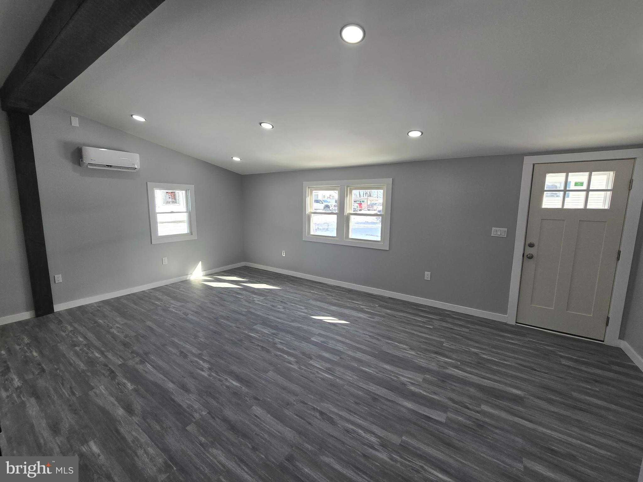 1659 Wood Crest Ln photo 15