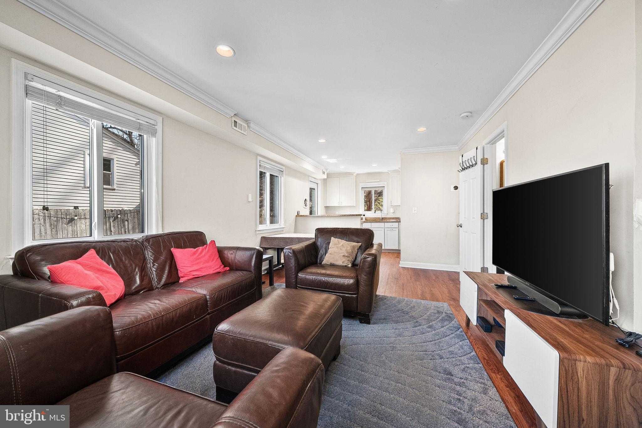 5873 Blaine Dr photo 2