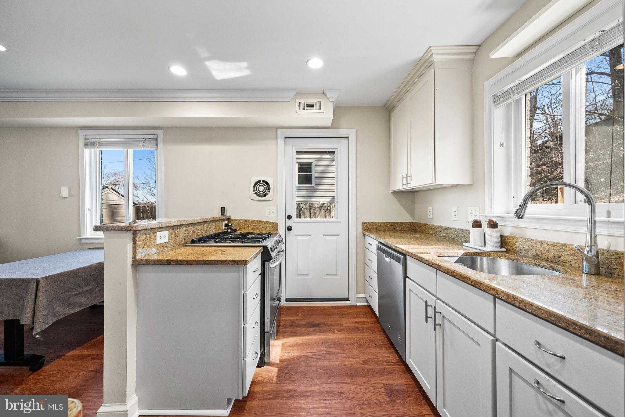 5873 Blaine Dr photo 7