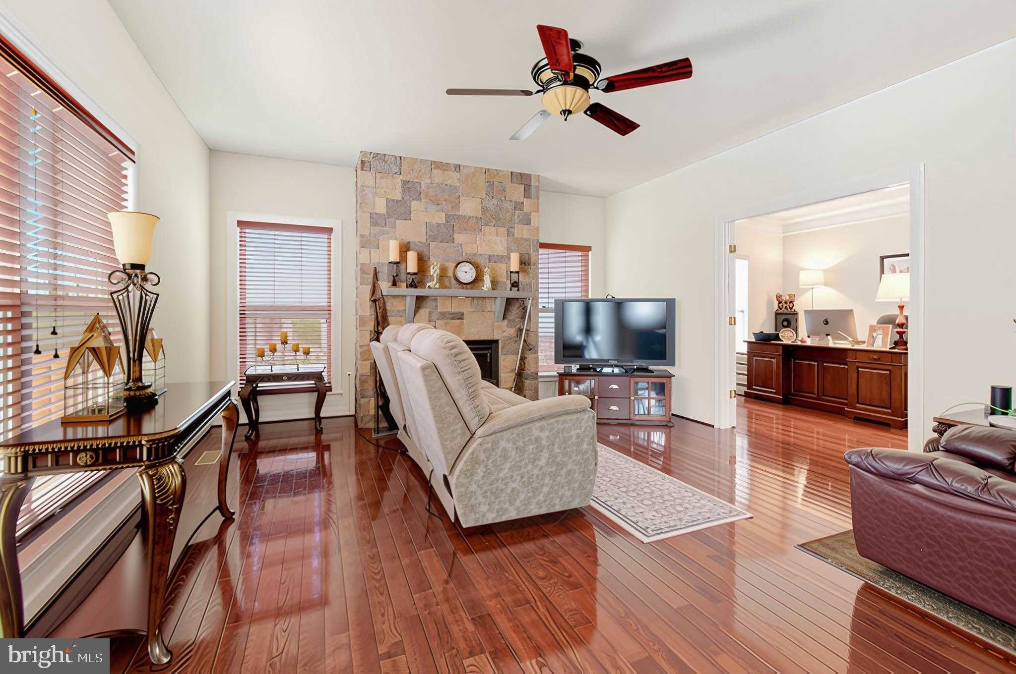 113 Roseville CT photo 21