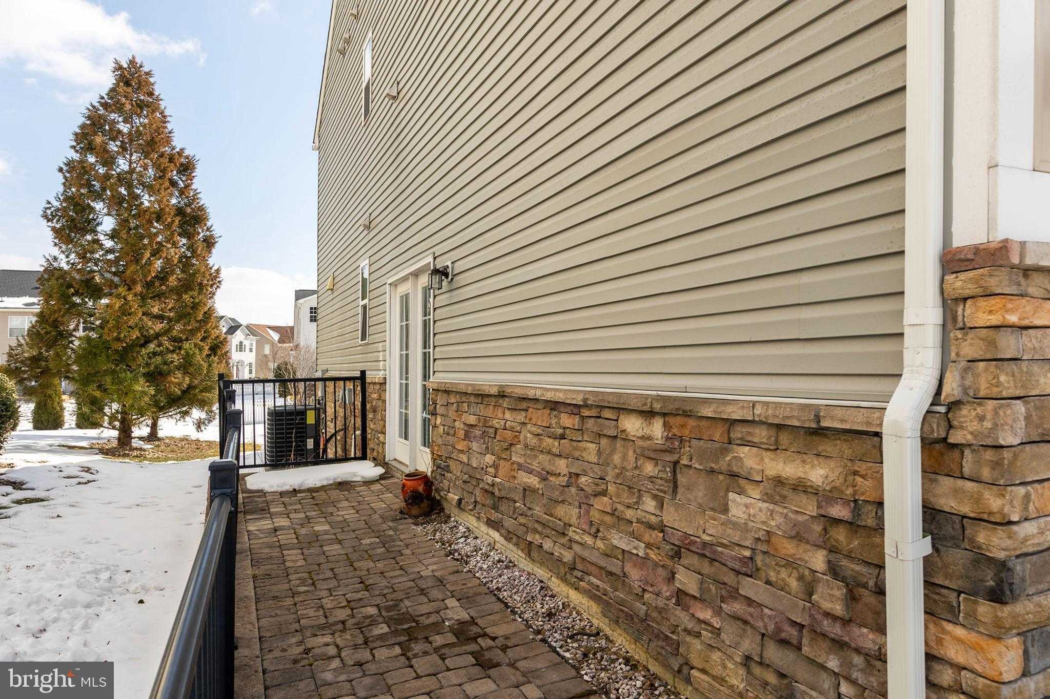 100 Flyfoot Dr photo 42