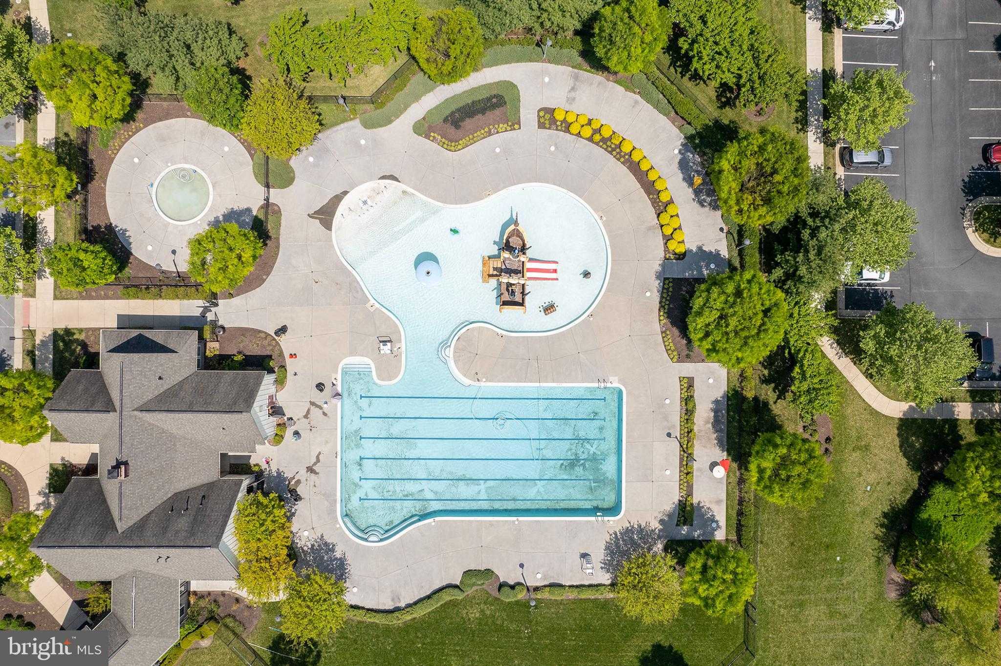 100 Flyfoot Dr photo 48